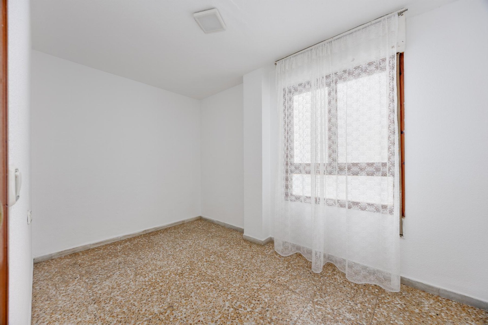 Resale - Apartamento -
Torrevieja - Playa del Acequión
