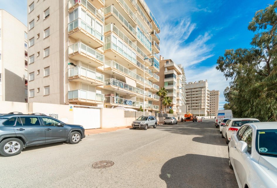 Resale - Apartment -
Guardamar del Segura - Puerto Deportivo