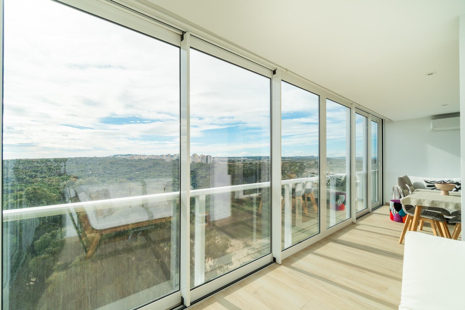 Resale - Apartment -
Guardamar del Segura - Puerto Deportivo