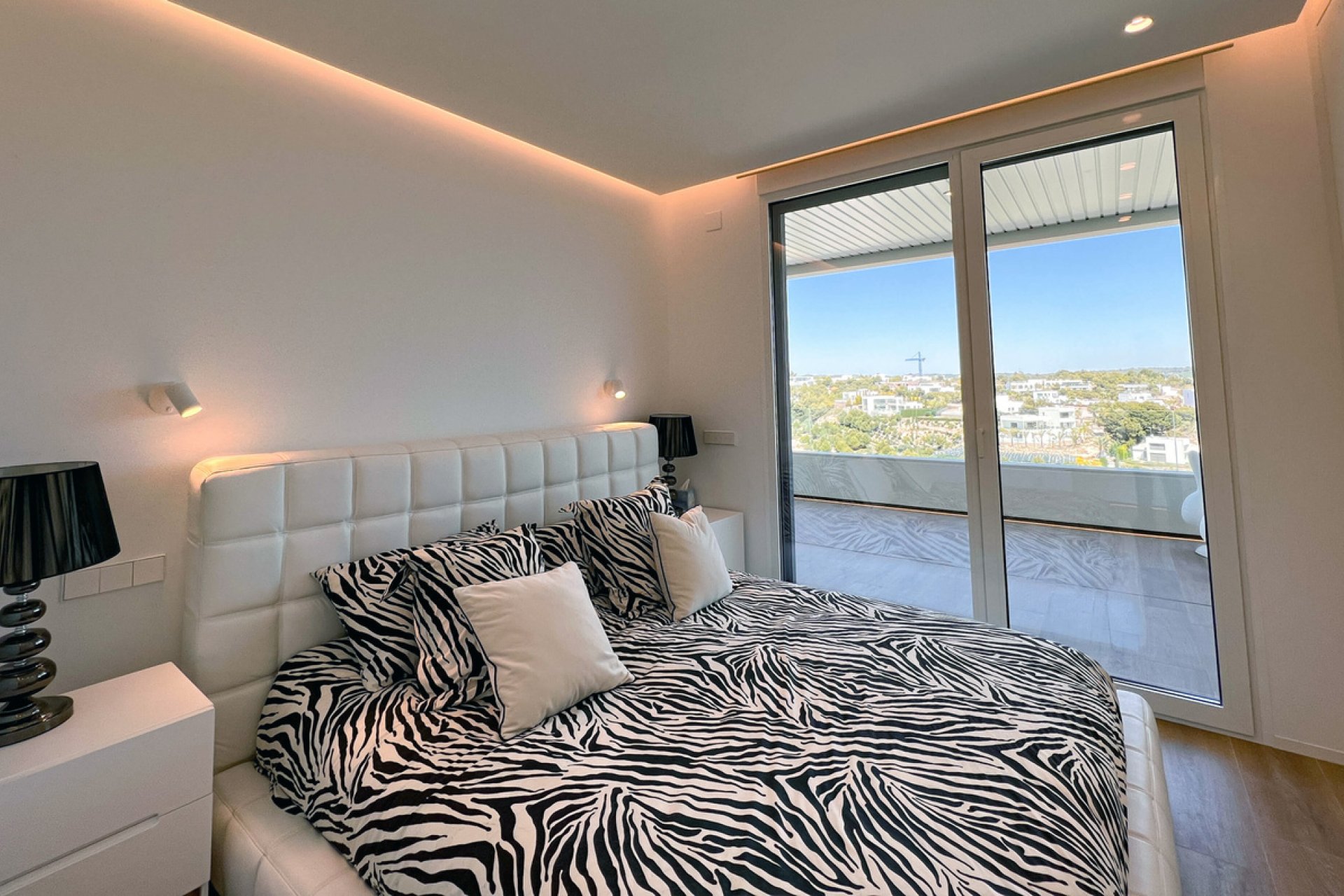 Resale - Apartment -
Las Colinas Golf - San Miguel De Salinas