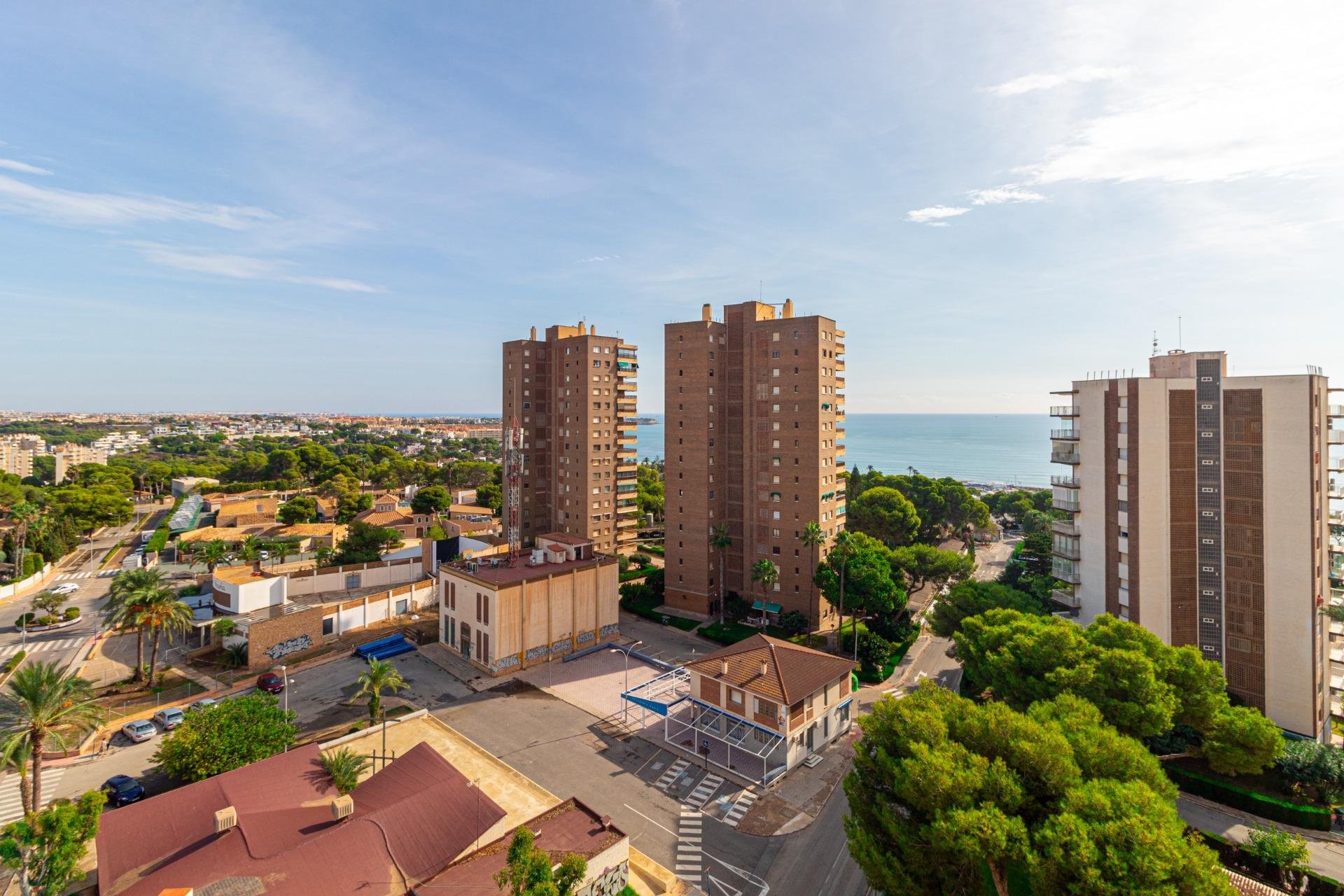Resale - Apartment -
Orihuela Costa - Campoamor
