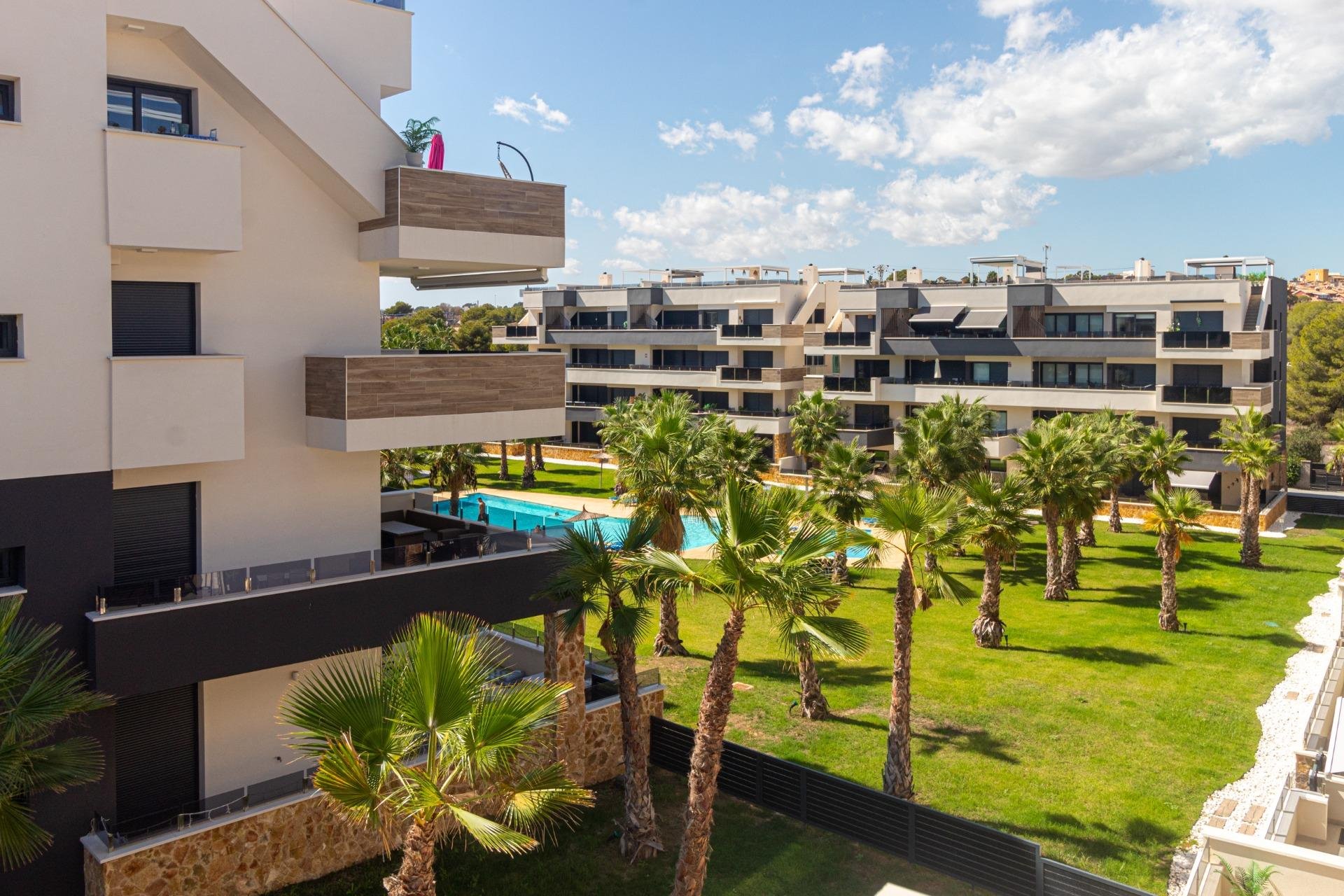 Resale - Apartment -
Orihuela Costa - Los Almendros-La Florida