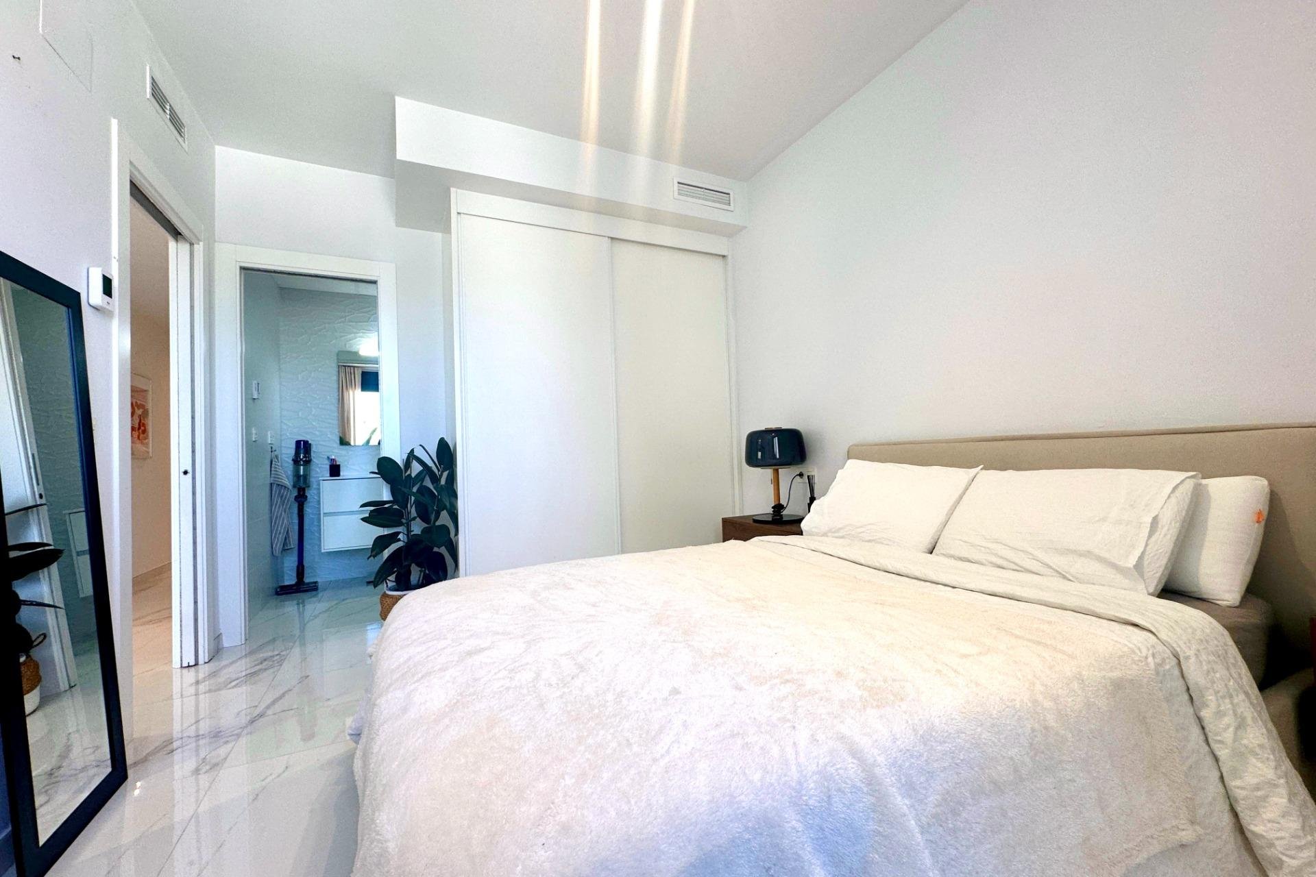 Resale - Apartment -
Orihuela Costa - PAU 8