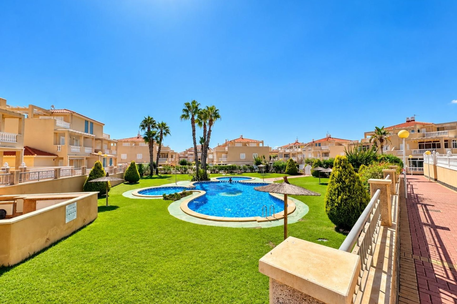 Resale - Apartment -
Orihuela Costa - Punta Prima