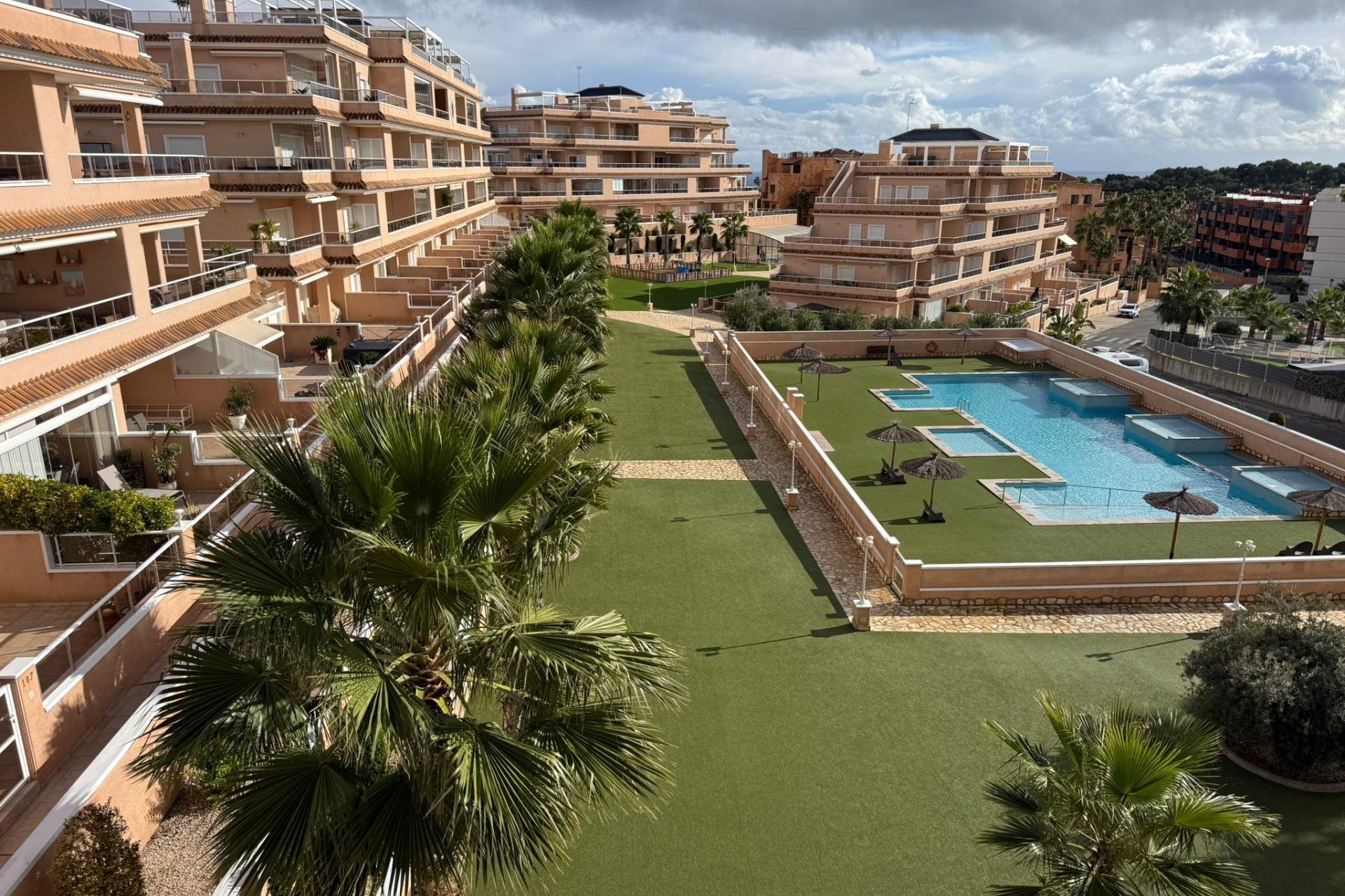 Resale - Apartment -
Orihuela Costa - Villamartín-Las Filipinas