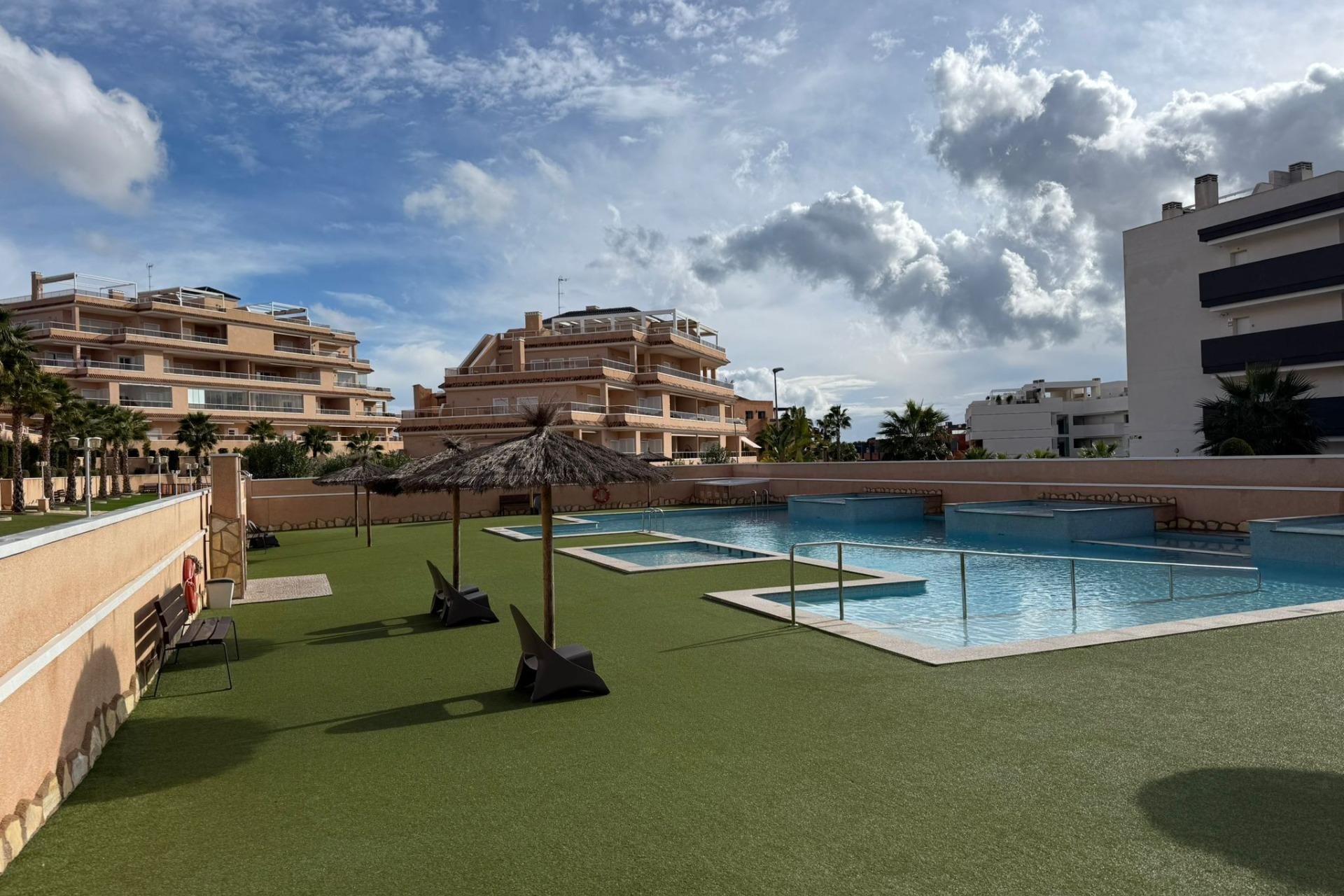 Resale - Apartment -
Orihuela Costa - Villamartín-Las Filipinas