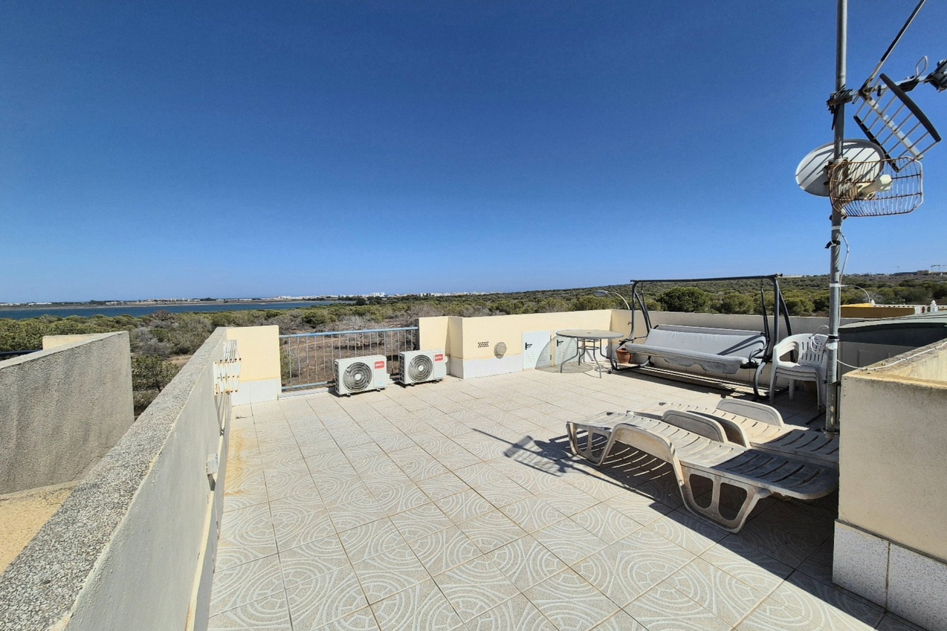 Resale - Apartment -
Torrevieia - La Siesta