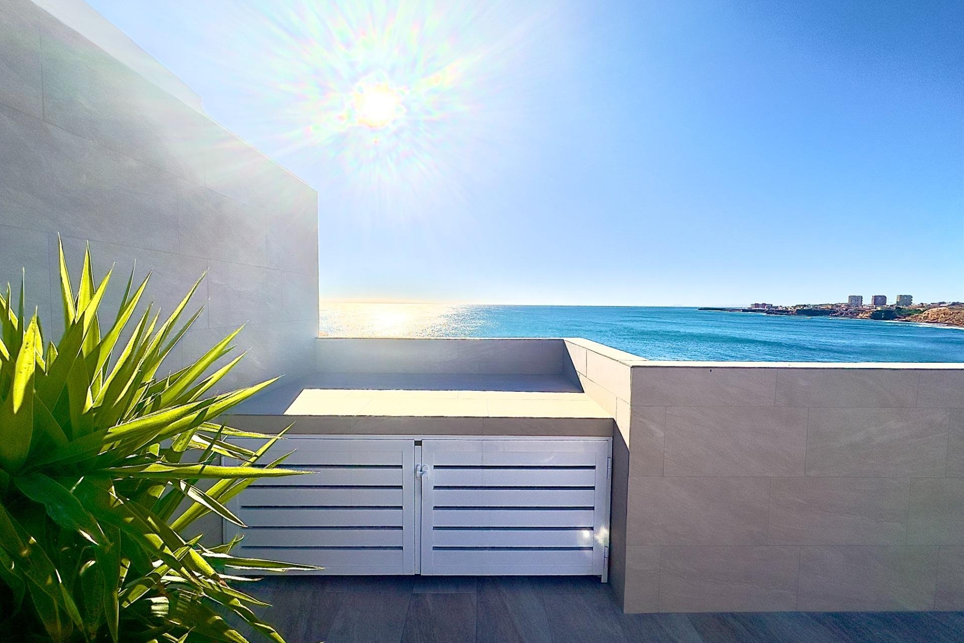 Resale - Apartment -
Torrevieja - Cabo Cervera