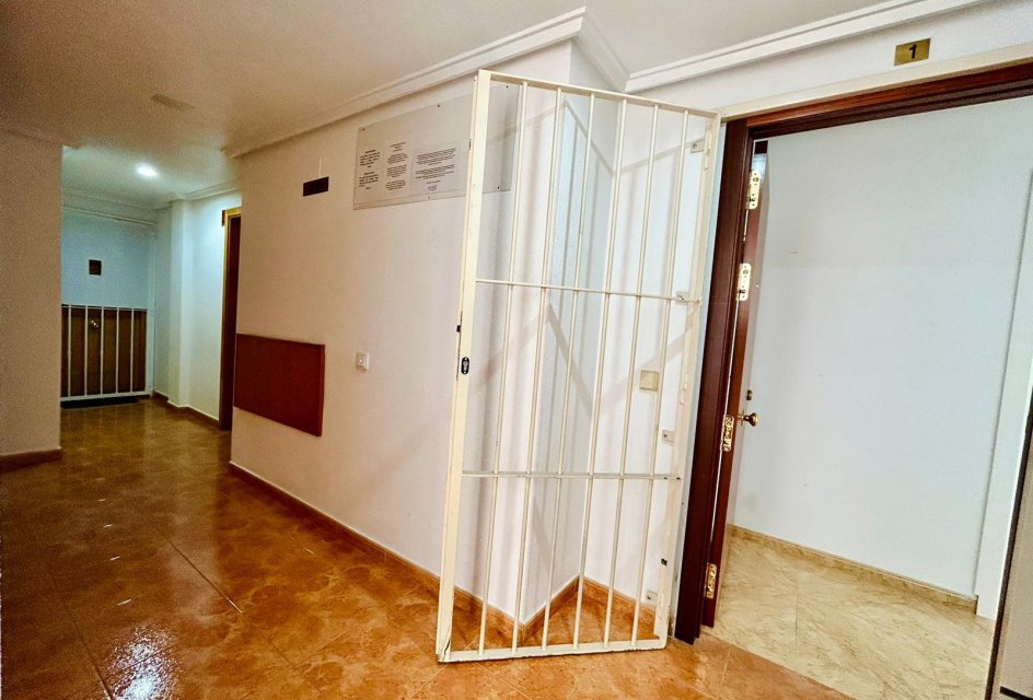 Resale - - APARTMENT -
Torrevieja Centro - Torrevieja