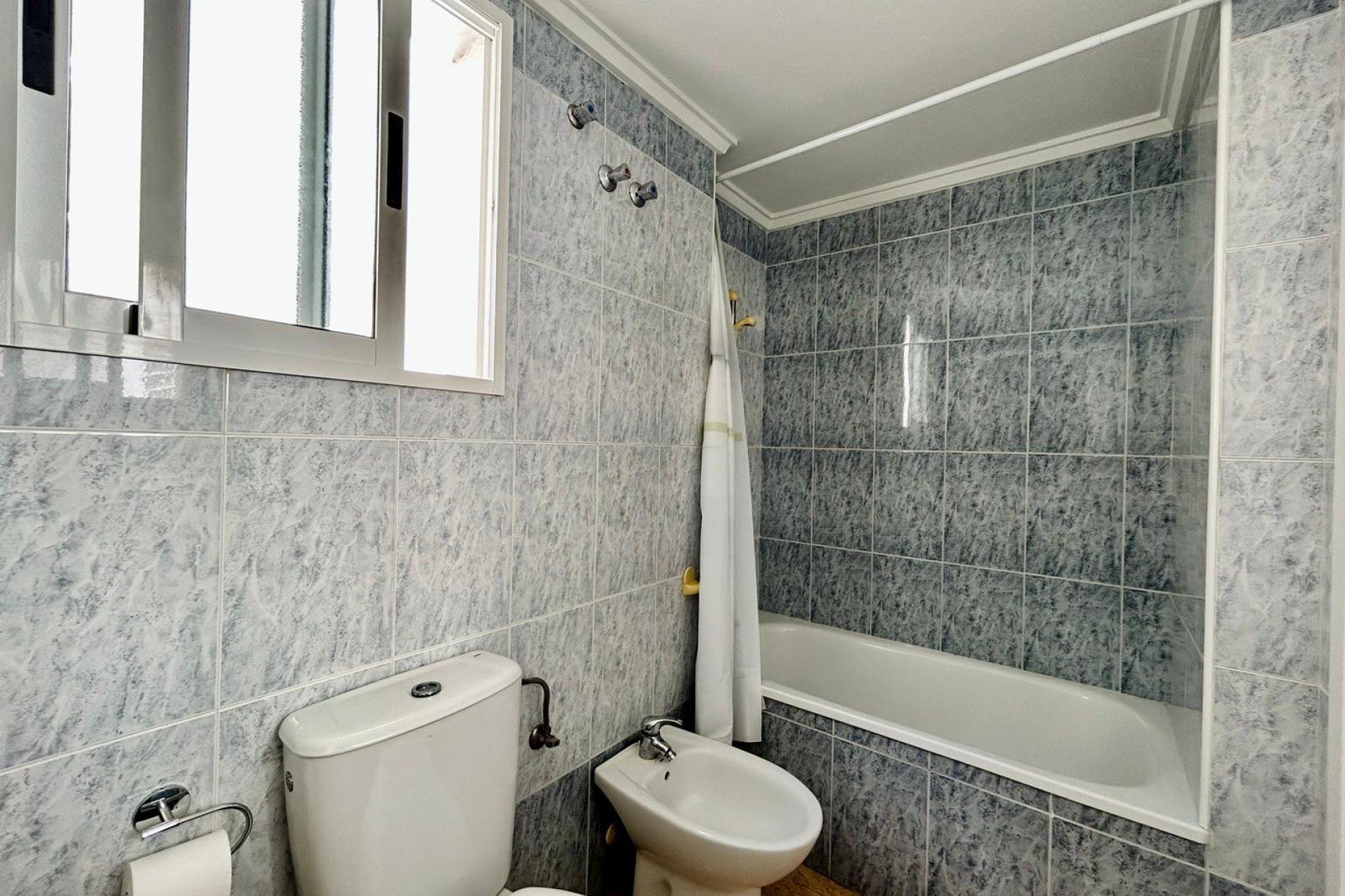 Resale - - APARTMENT -
Torrevieja Centro - Torrevieja