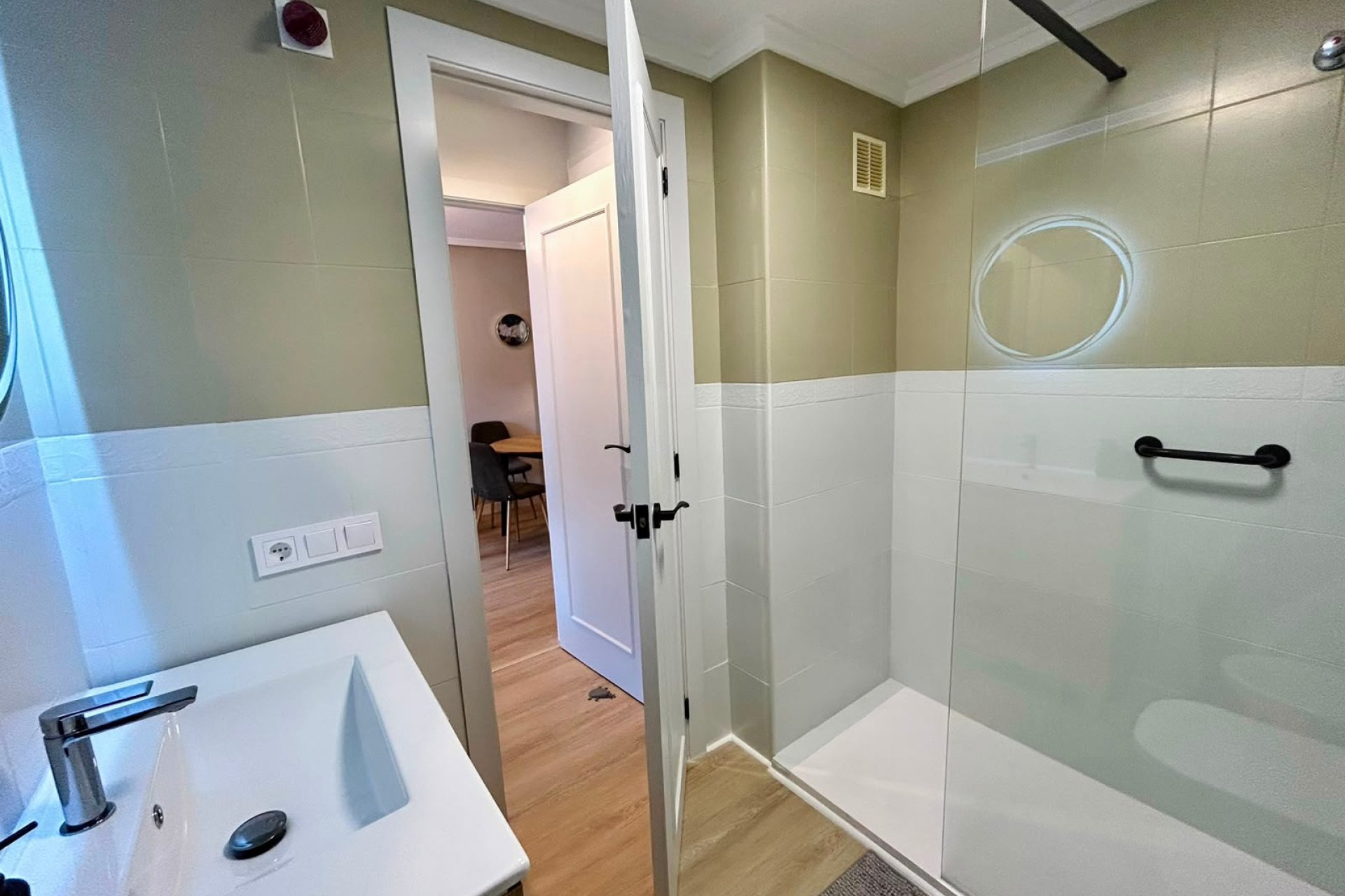 Resale - - APARTMENT -
Torrevieja Centro - Torrevieja