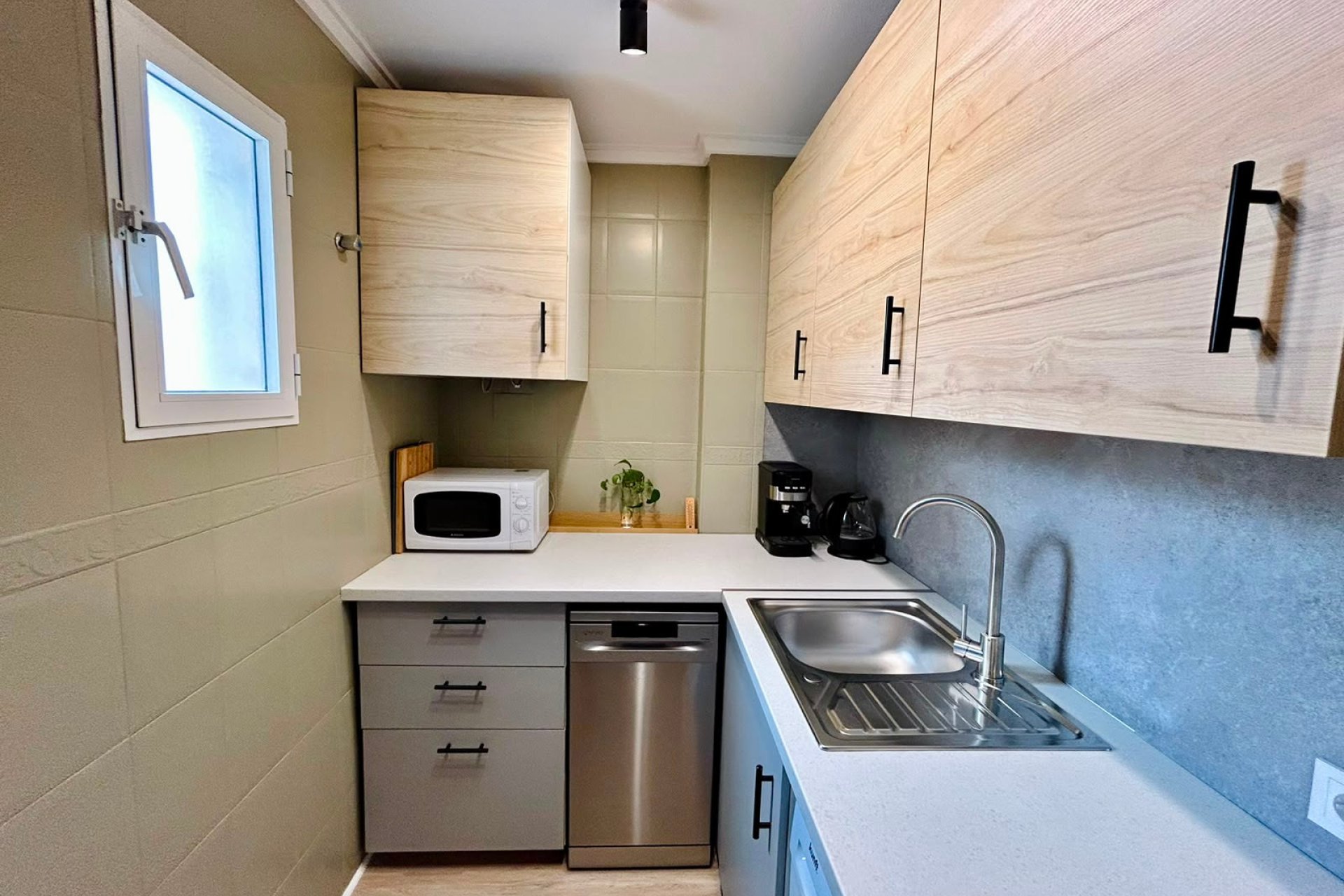 Resale - - APARTMENT -
Torrevieja Centro - Torrevieja