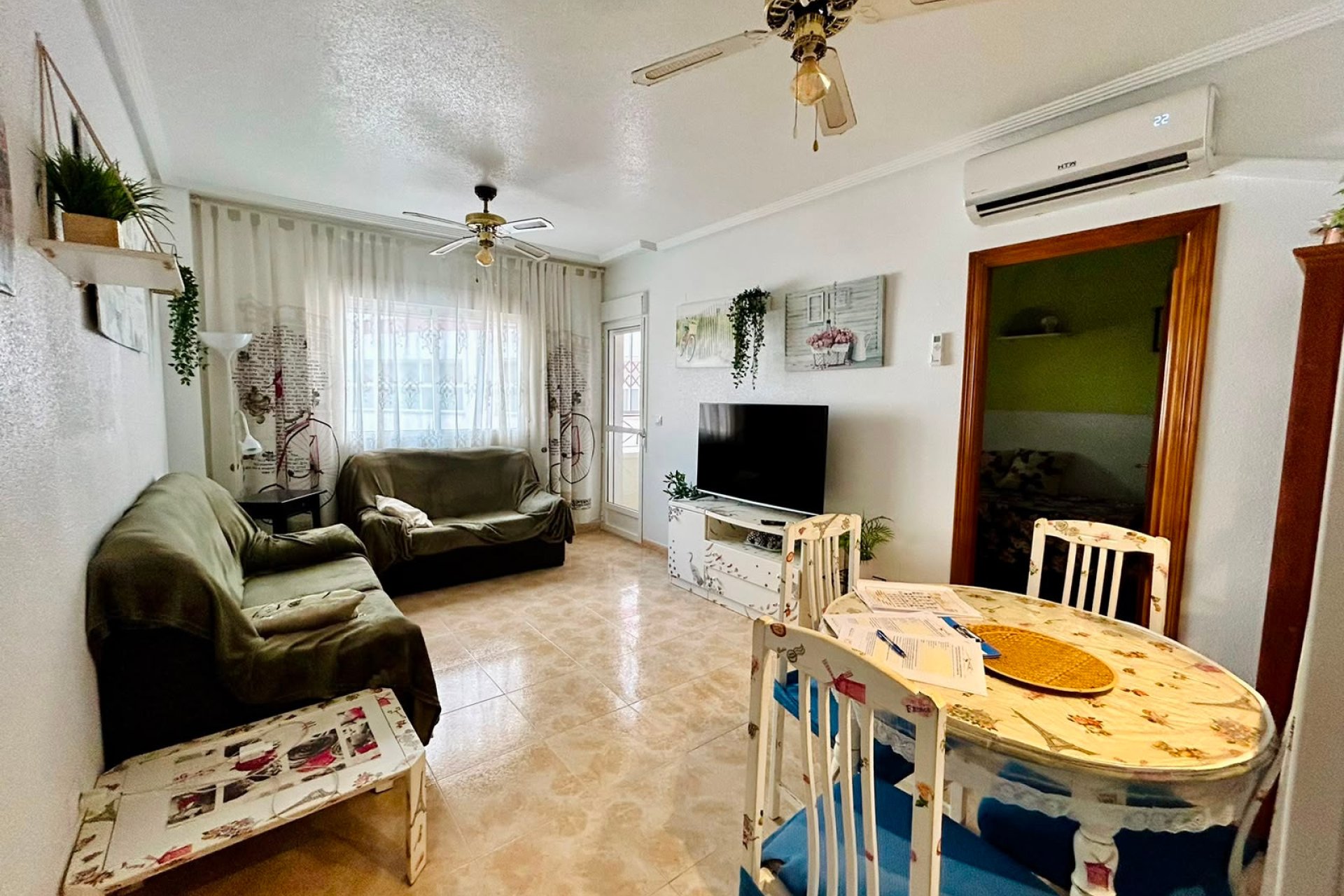 Resale - Apartment -
Torrevieja Centro - Torrevieja