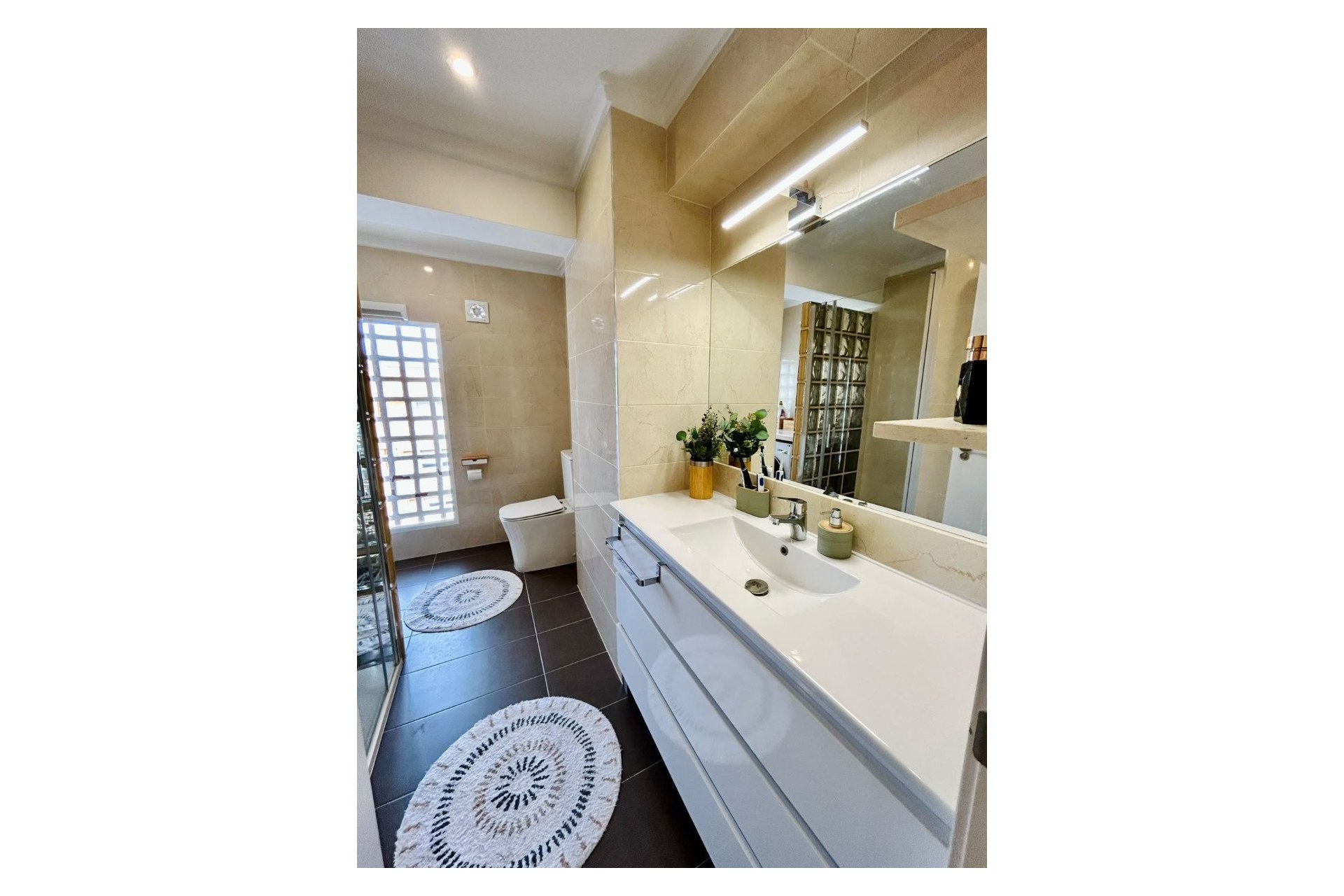 Resale - Apartment -
Torrevieja Centro - Torrevieja