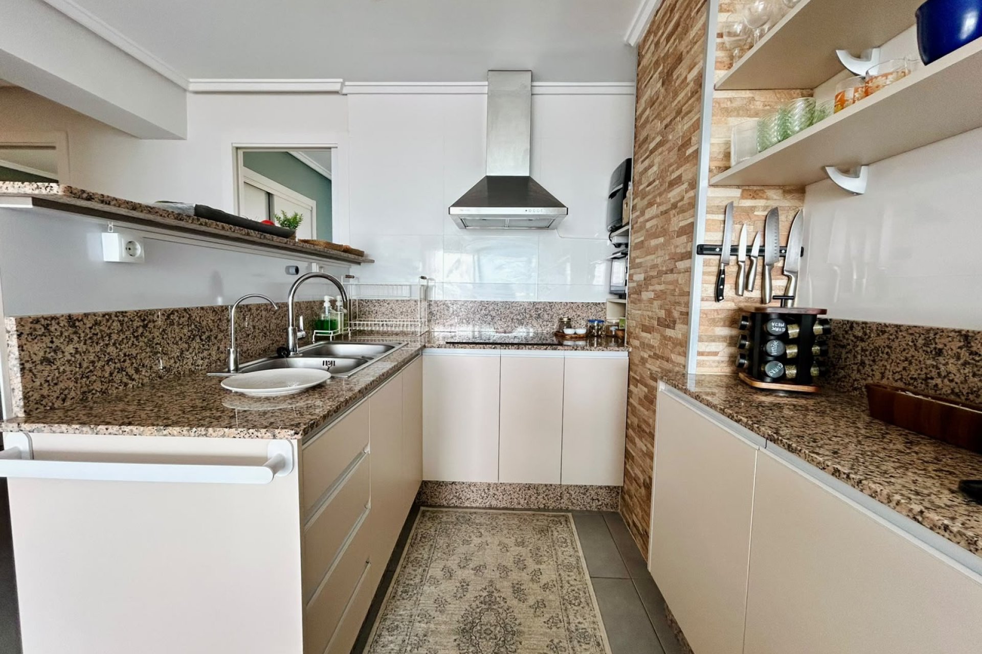 Resale - Apartment -
Torrevieja Centro - Torrevieja