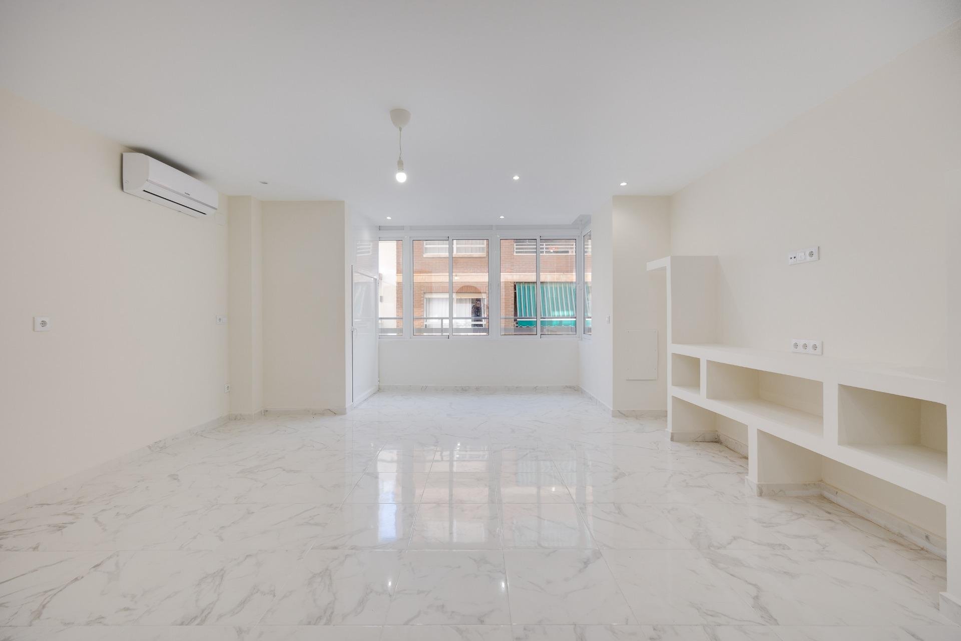 Resale - Apartment -
Torrevieja - Centro