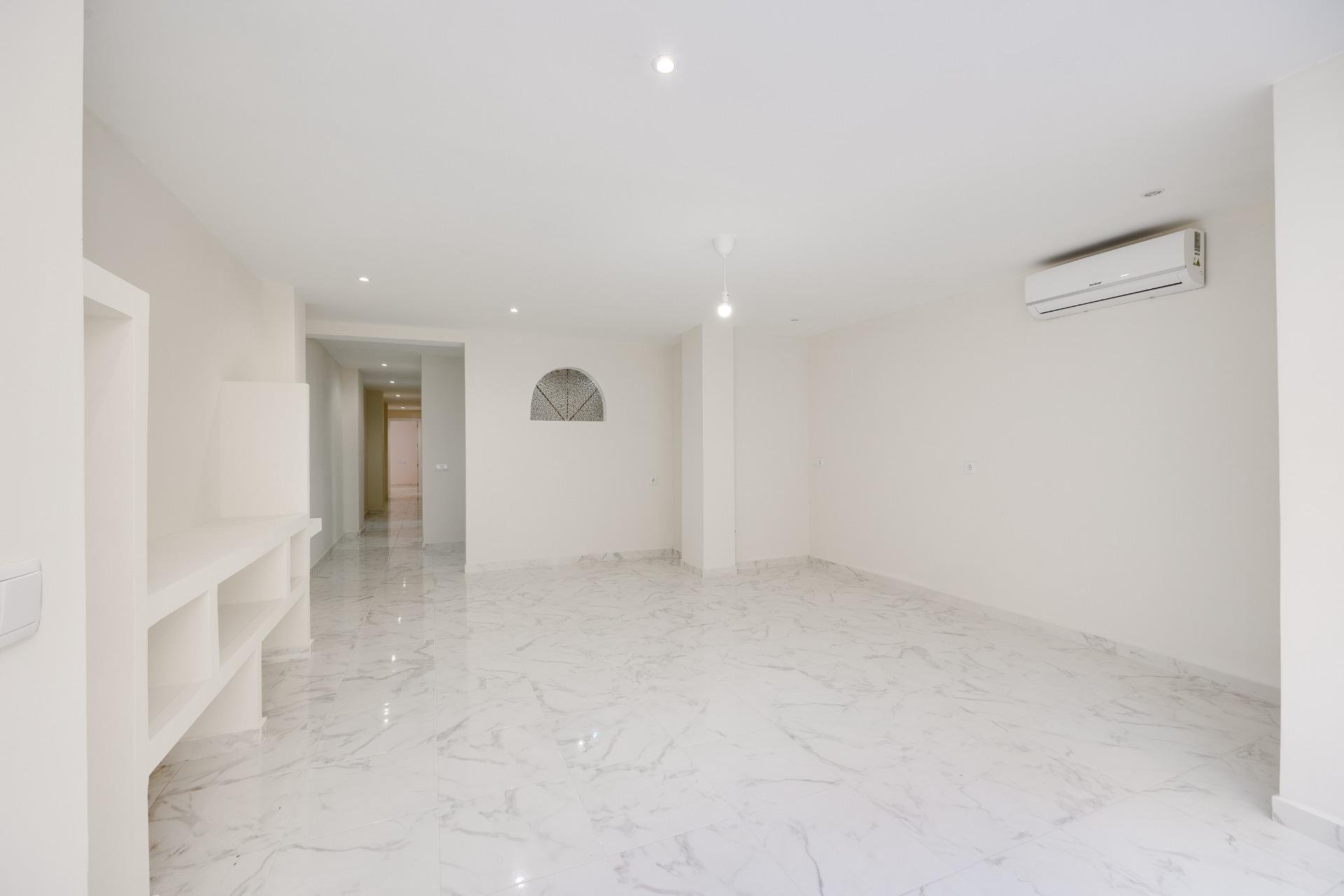 Resale - Apartment -
Torrevieja - Centro