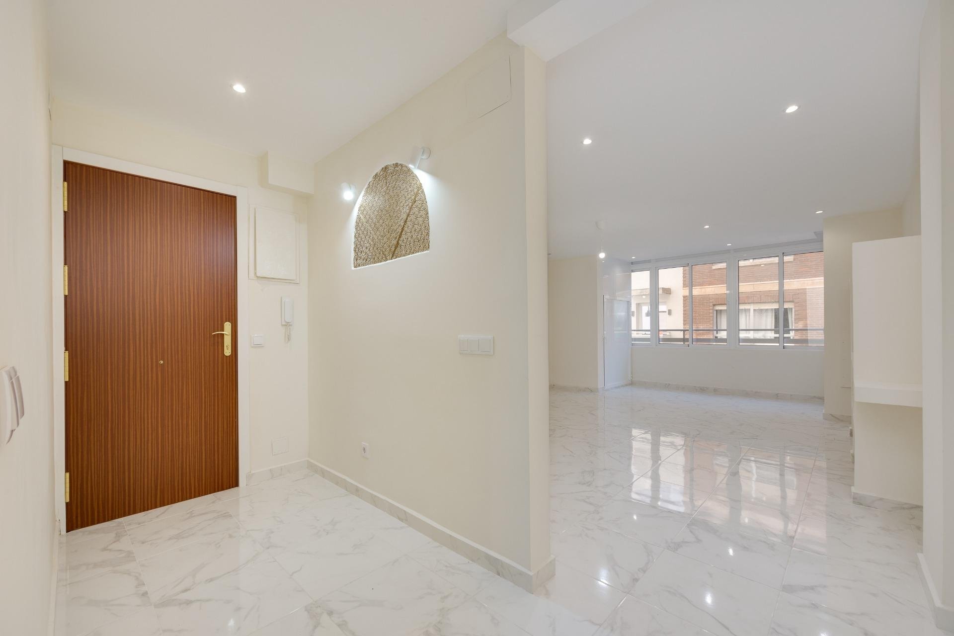 Resale - Apartment -
Torrevieja - Centro