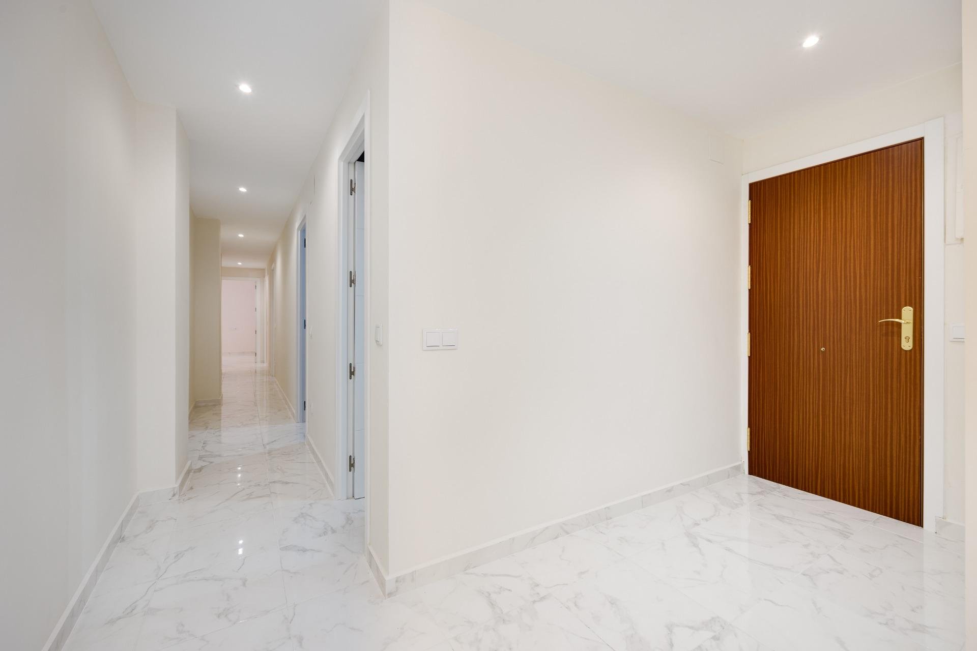 Resale - Apartment -
Torrevieja - Centro