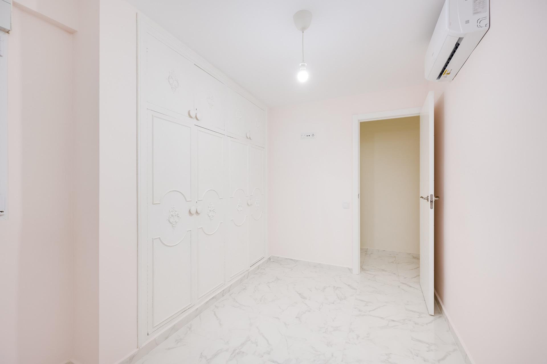 Resale - Apartment -
Torrevieja - Centro