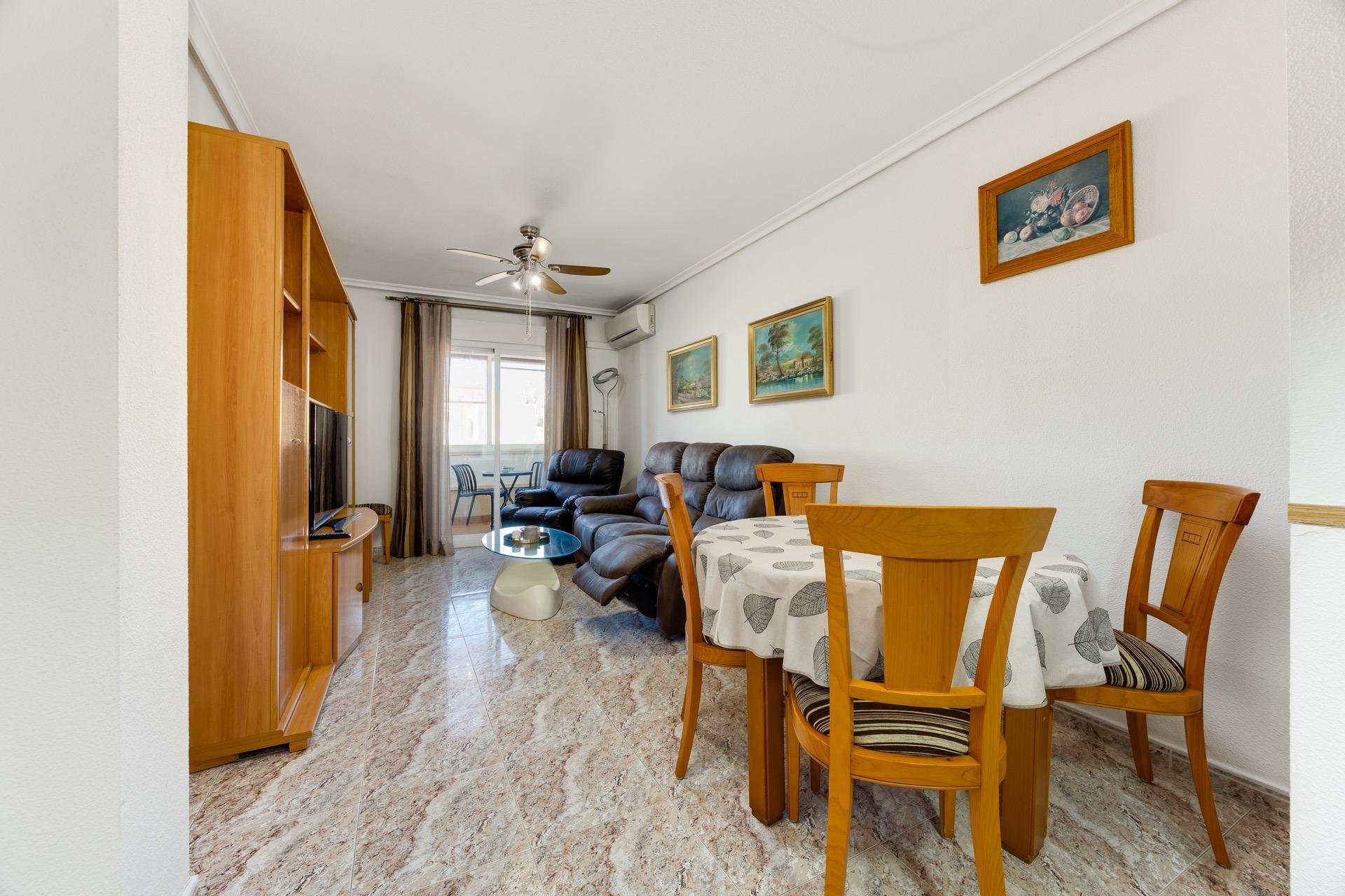 Resale - Apartment -
Torrevieja - Centro
