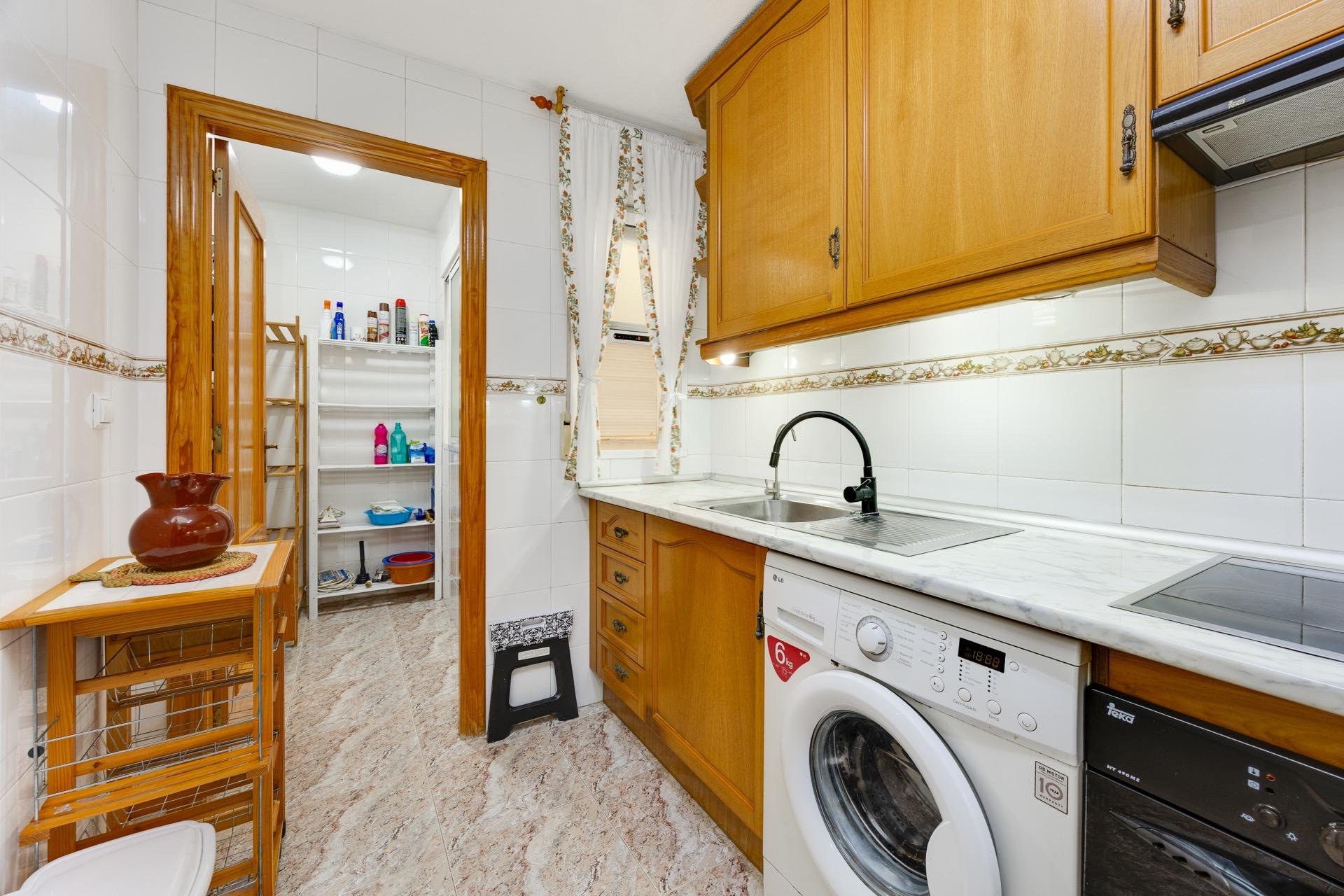 Resale - Apartment -
Torrevieja - Centro
