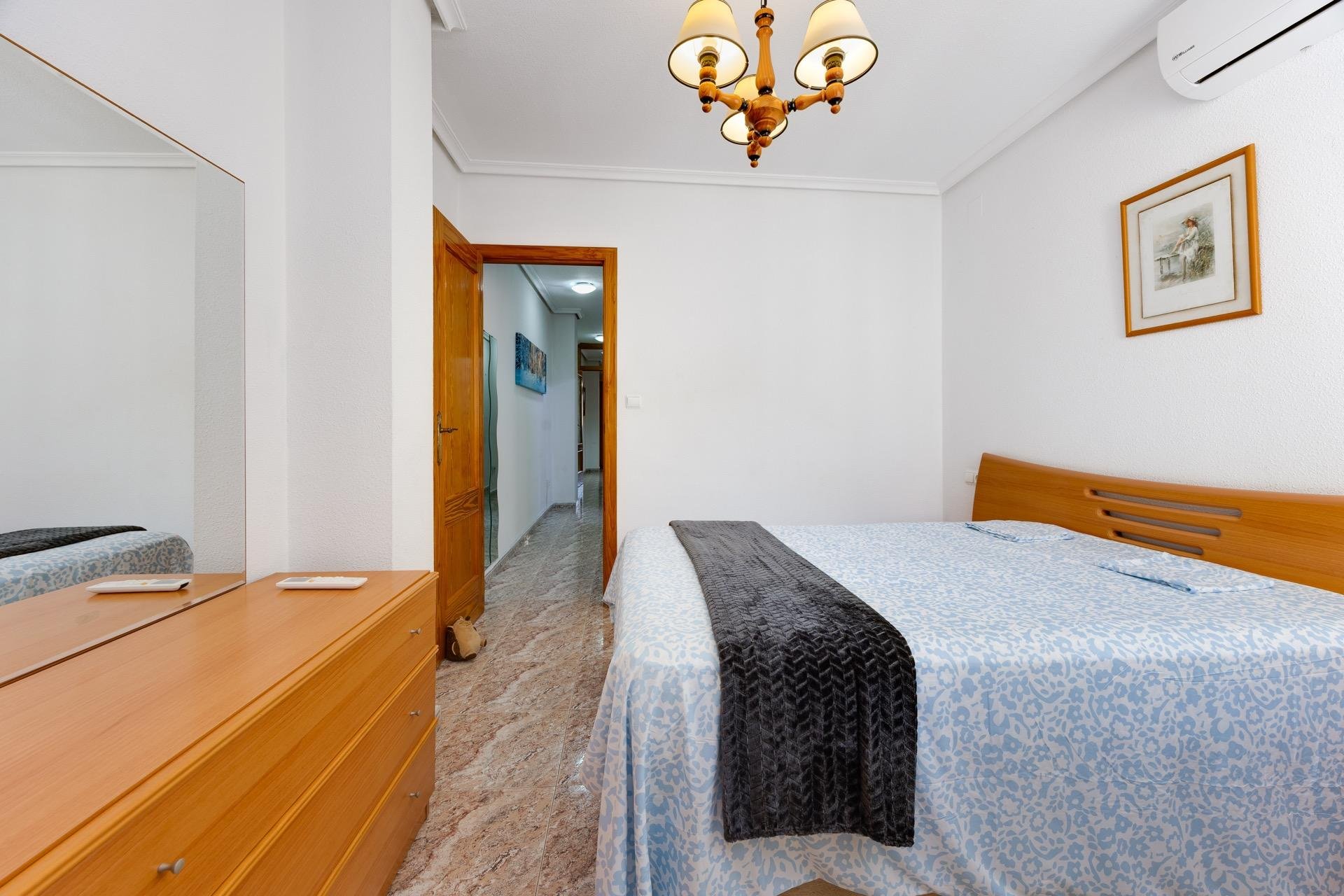 Resale - Apartment -
Torrevieja - Centro