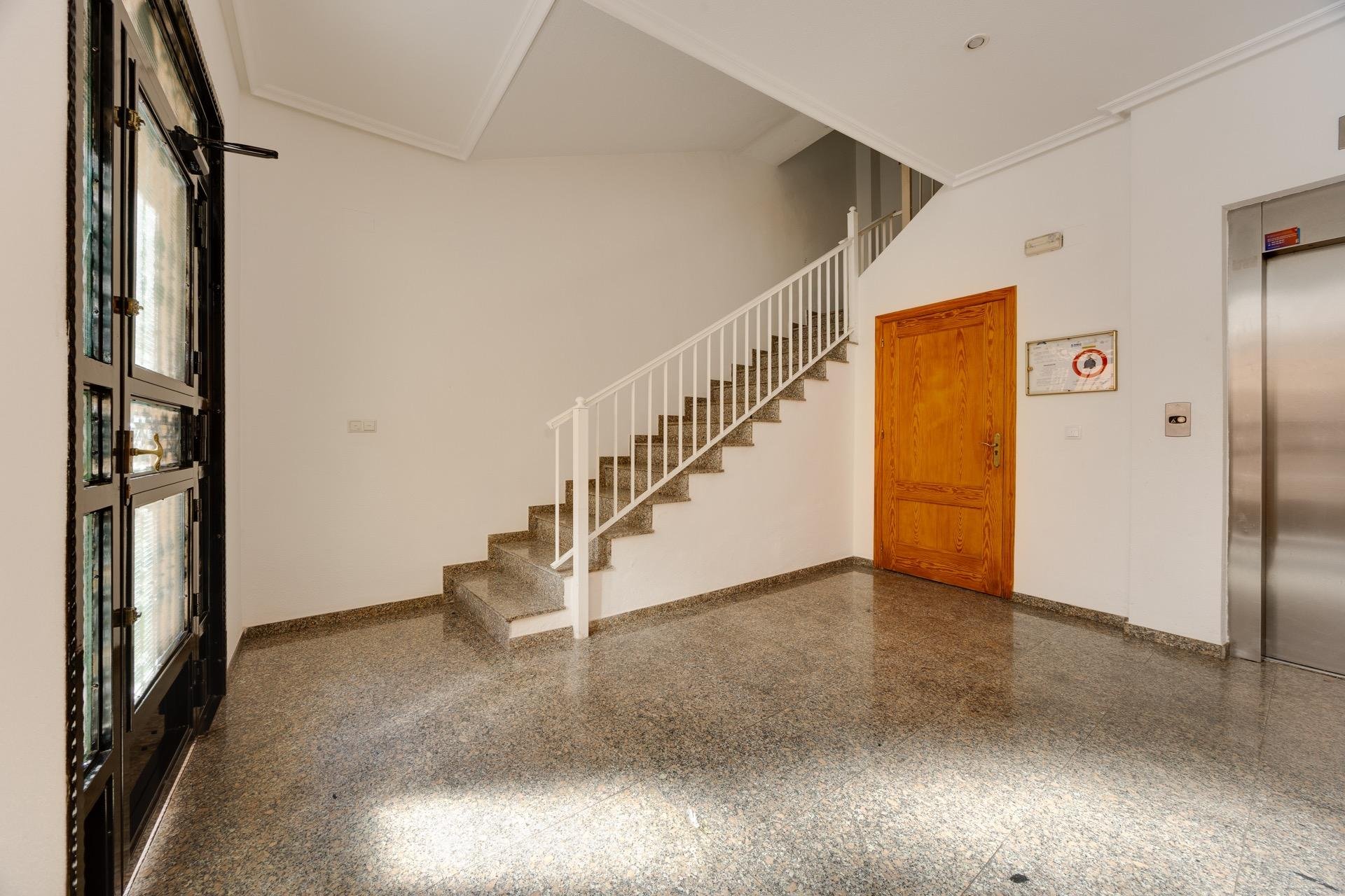 Resale - Apartment -
Torrevieja - Centro
