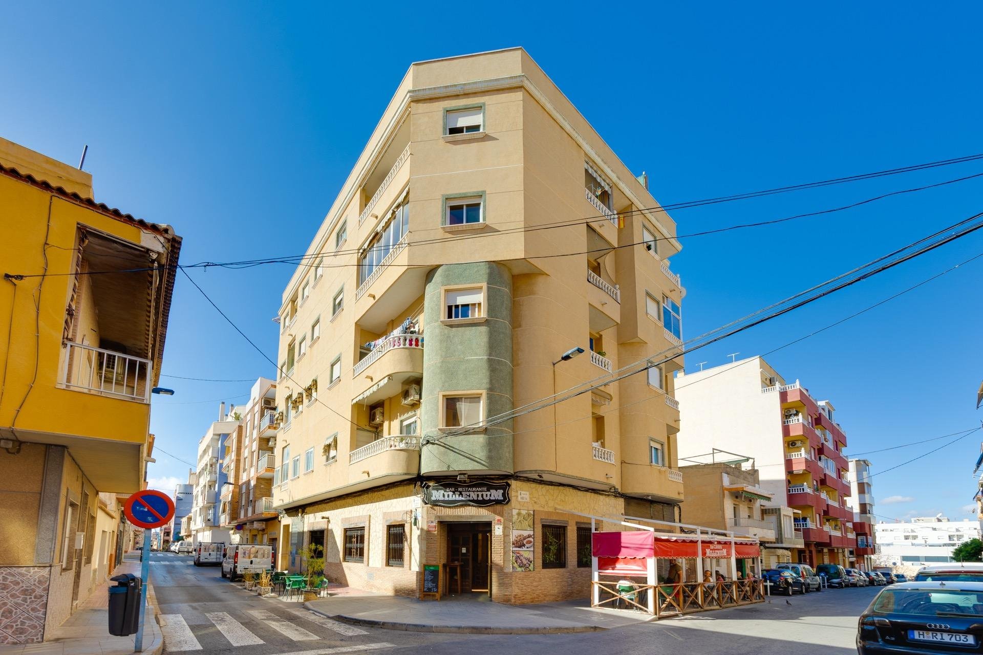 Resale - Apartment -
Torrevieja - Centro