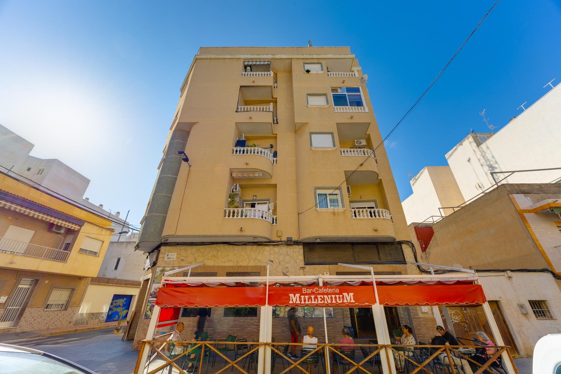 Resale - Apartment -
Torrevieja - Centro