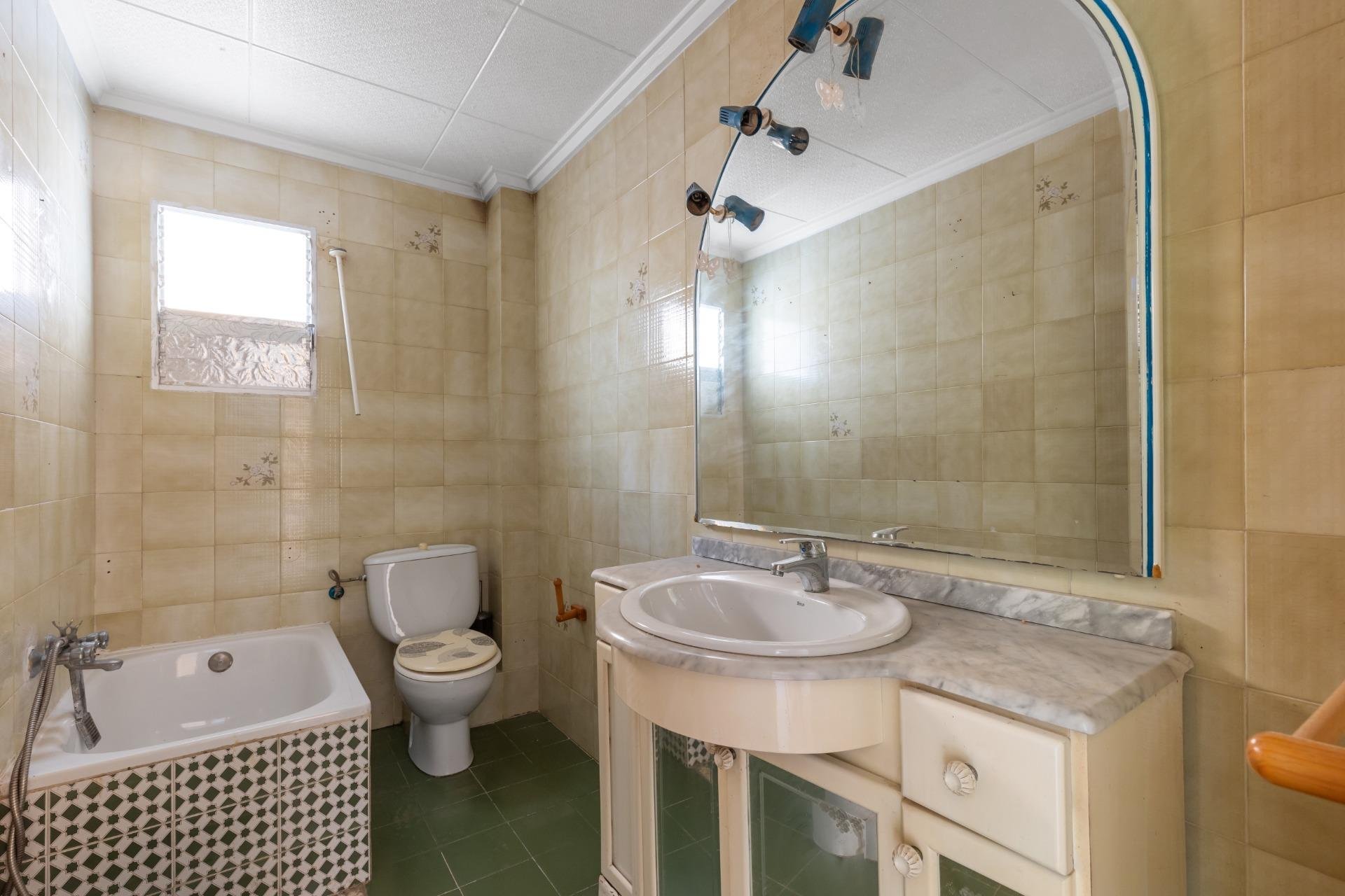 Resale - Apartment -
Torrevieja - Estacion de autobuses