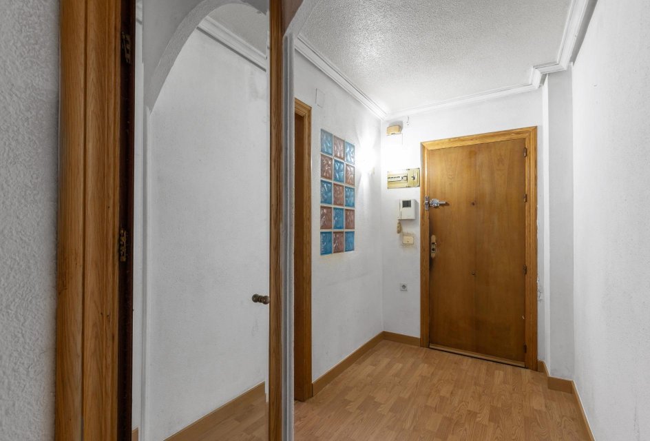 Resale - Apartment -
Torrevieja - Estacion de autobuses