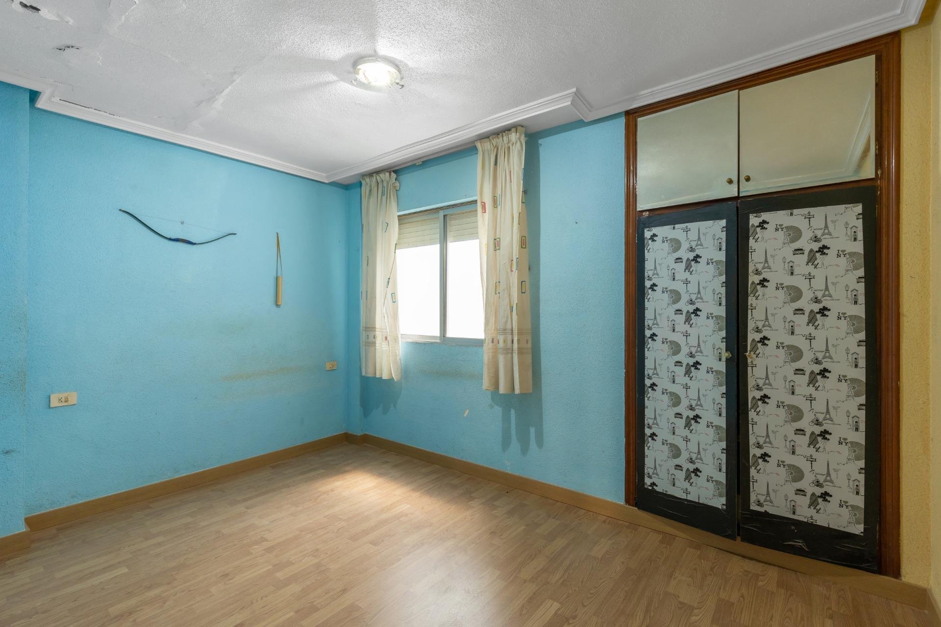 Resale - Apartment -
Torrevieja - Estacion de autobuses