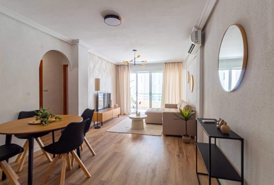 Resale - Apartment -
Torrevieja - La Mata pueblo