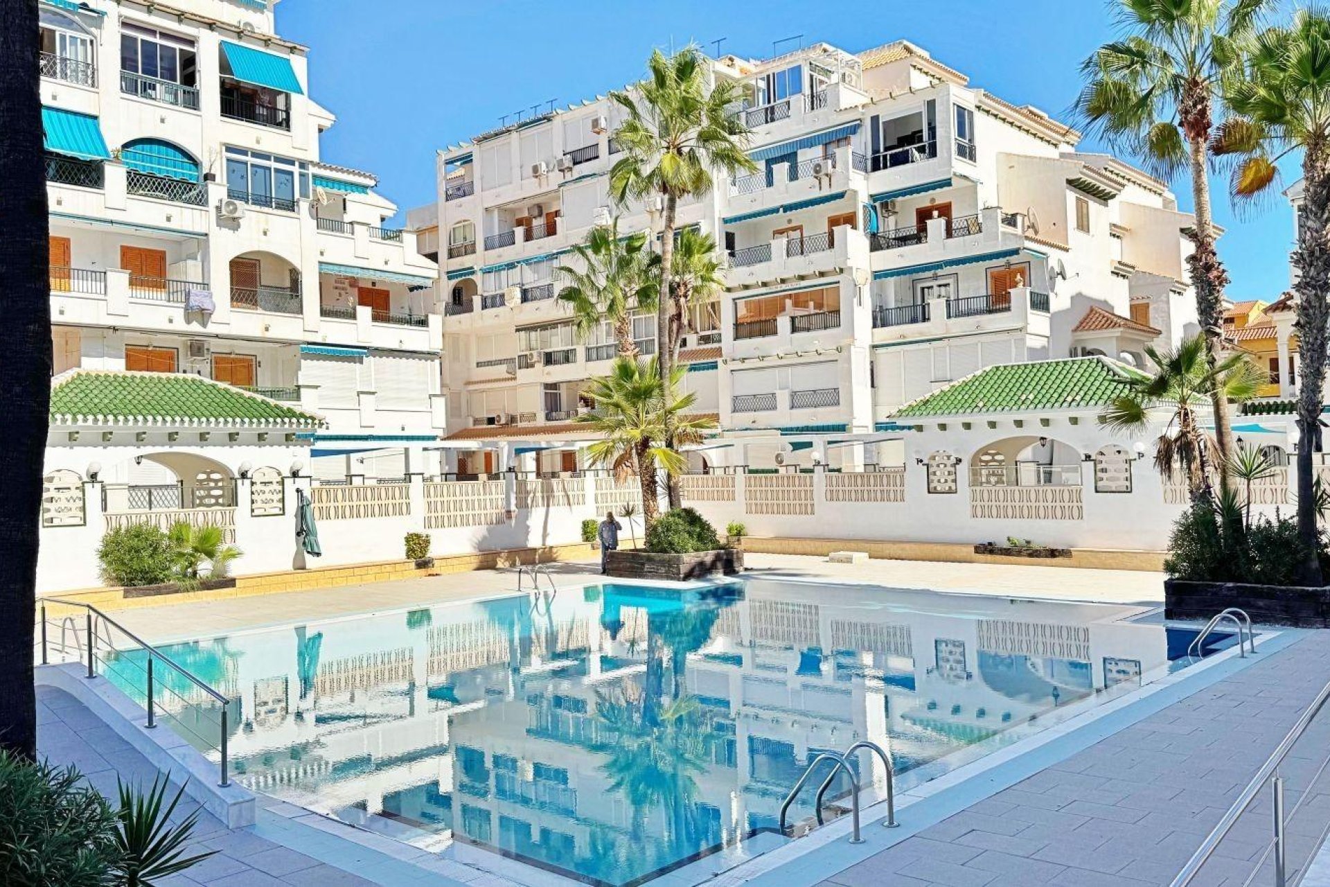 Resale - Apartment -
Torrevieja - Los Europeos