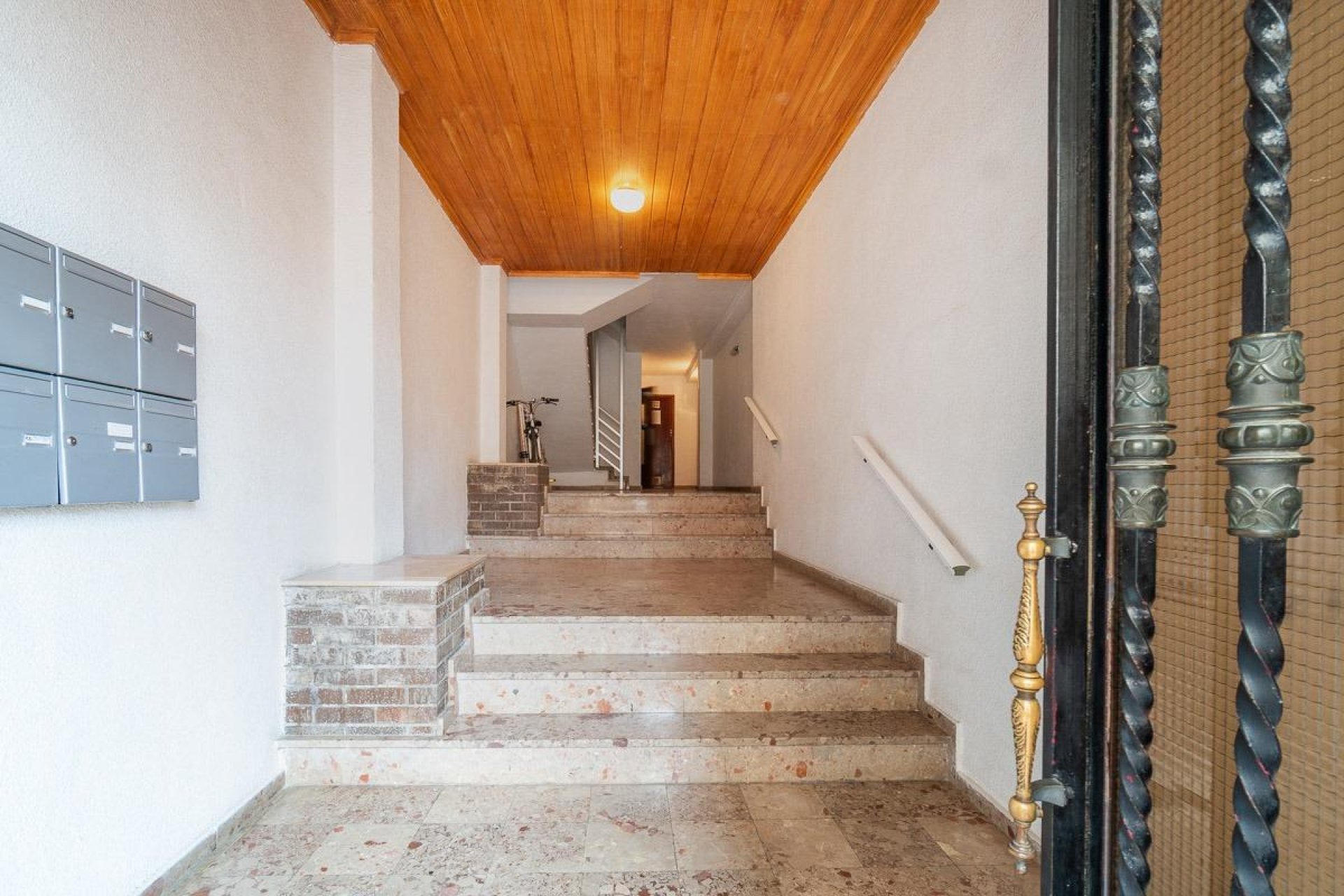 Resale - Apartment -
Torrevieja - Playa de los Naufragos