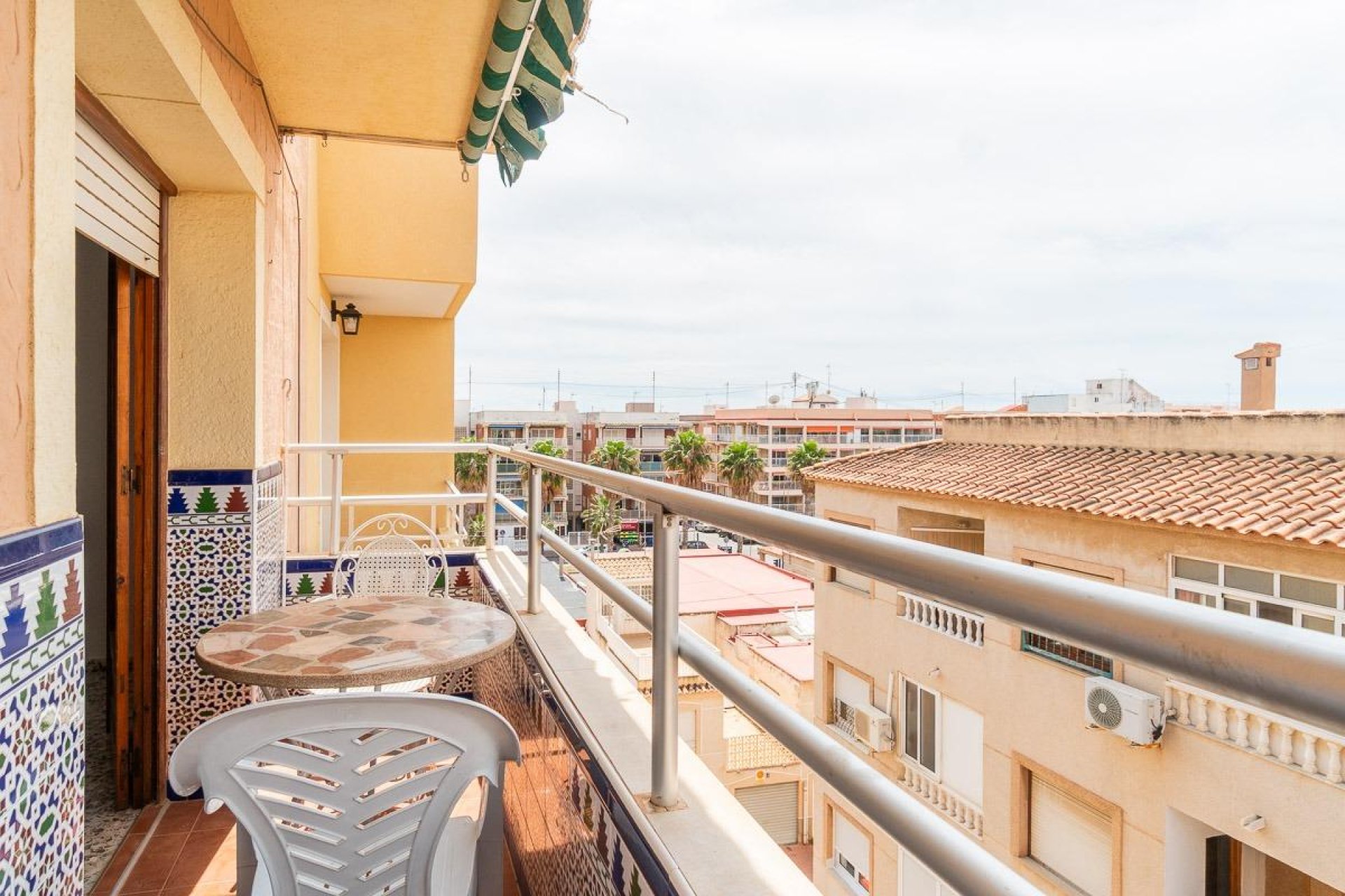 Resale - Apartment -
Torrevieja - Playa de los Naufragos