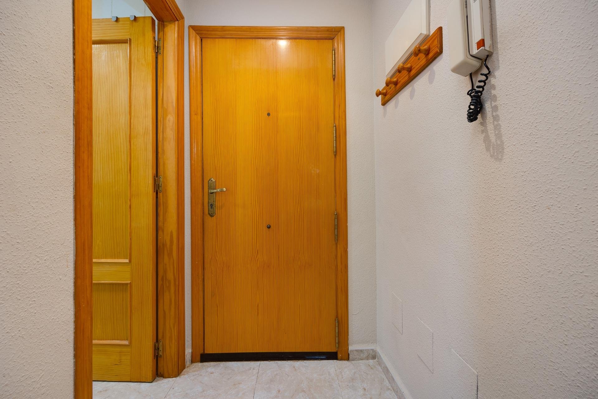 Resale - Apartment -
Torrevieja - Playa de los Naufragos