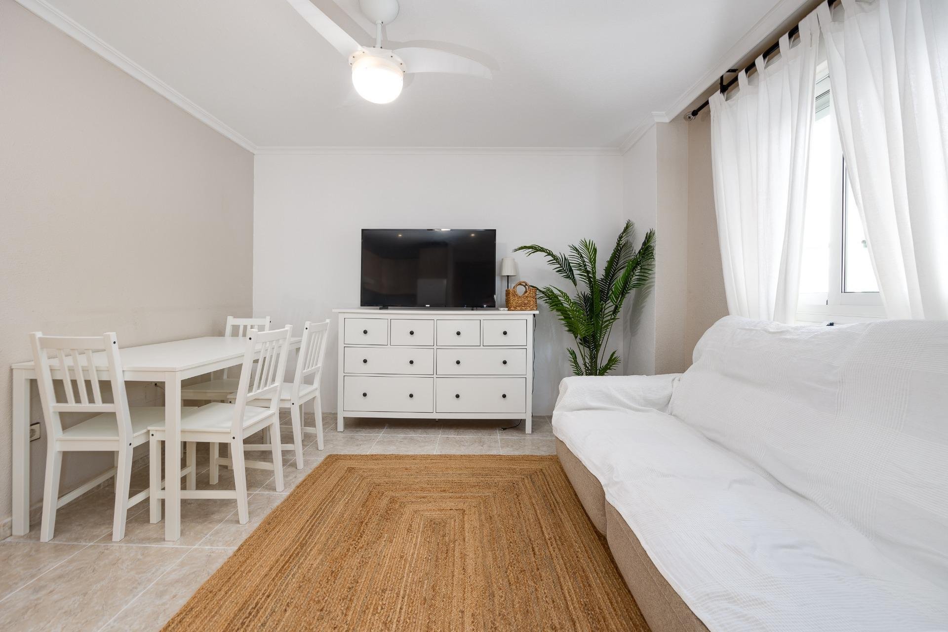 Resale - Apartment -
Torrevieja - Playa de los Naufragos