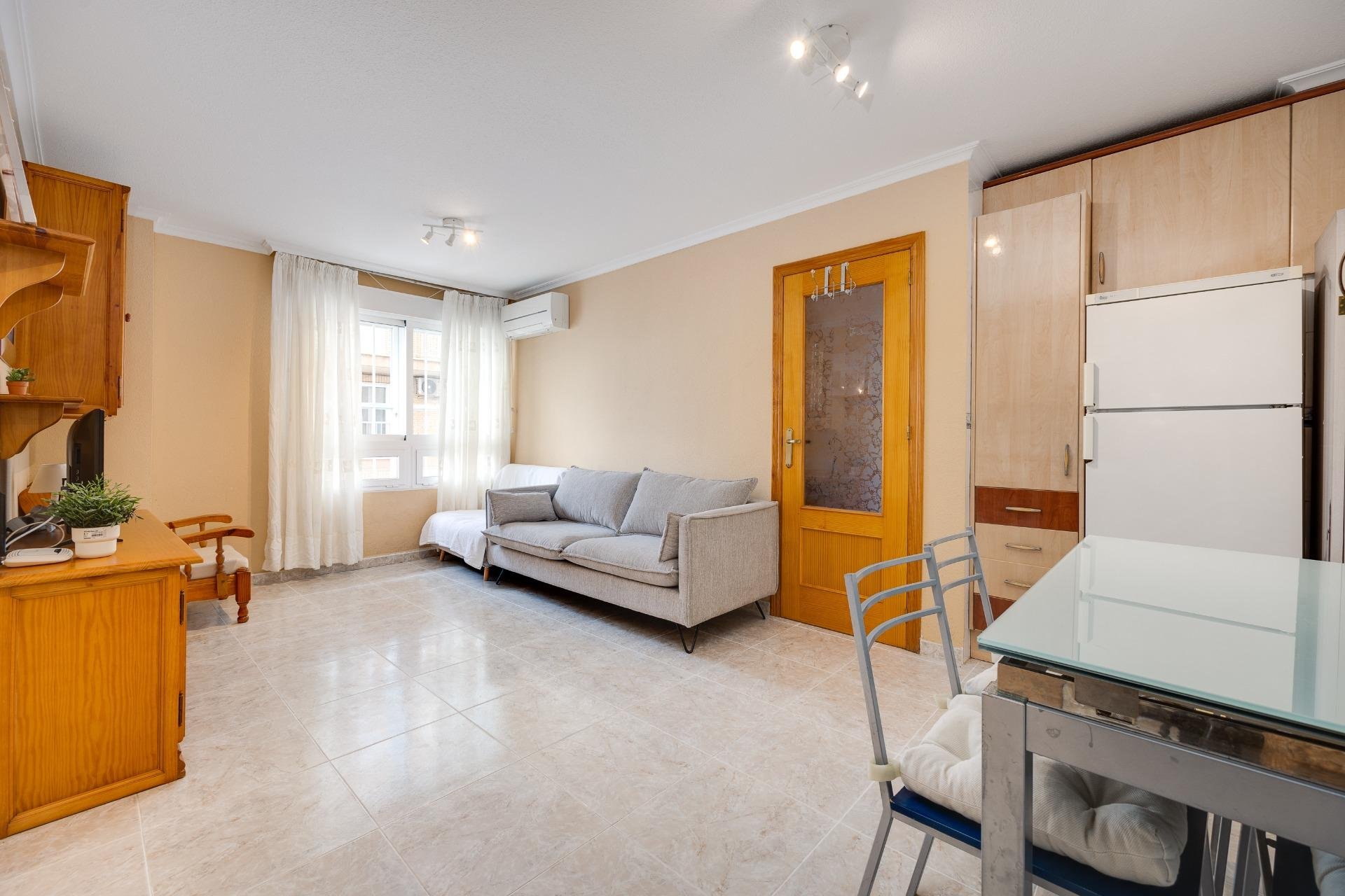 Resale - Apartment -
Torrevieja - Playa de los Naufragos