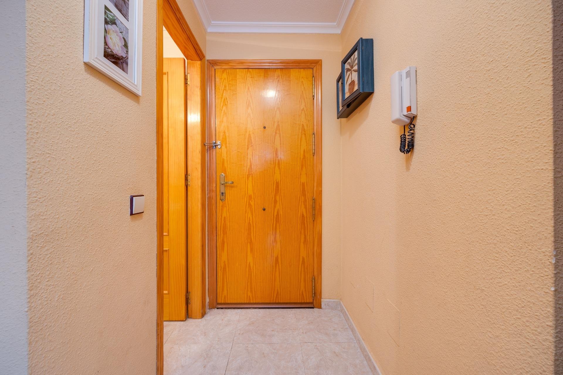 Resale - Apartment -
Torrevieja - Playa de los Naufragos