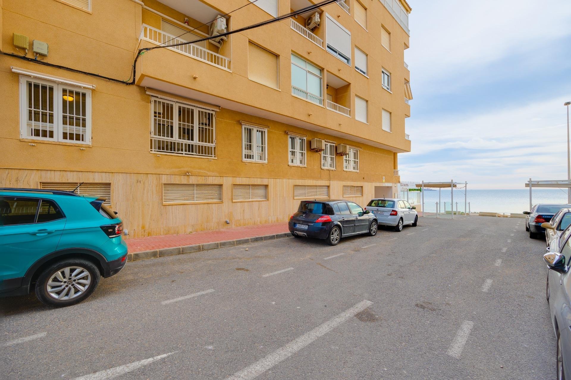 Resale - Apartment -
Torrevieja - Playa de los Naufragos
