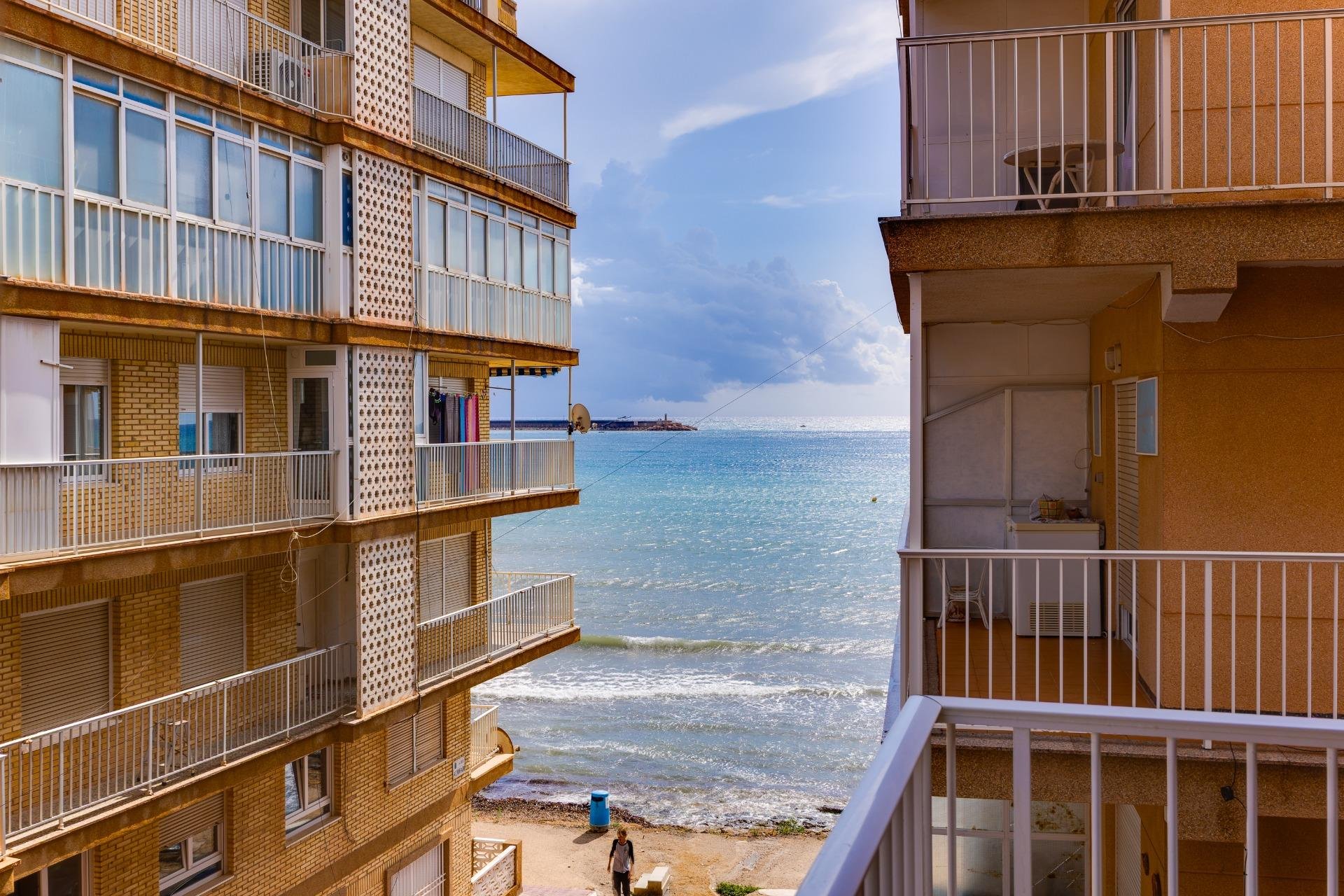 Resale - Apartment -
Torrevieja - Playa de los Naufragos
