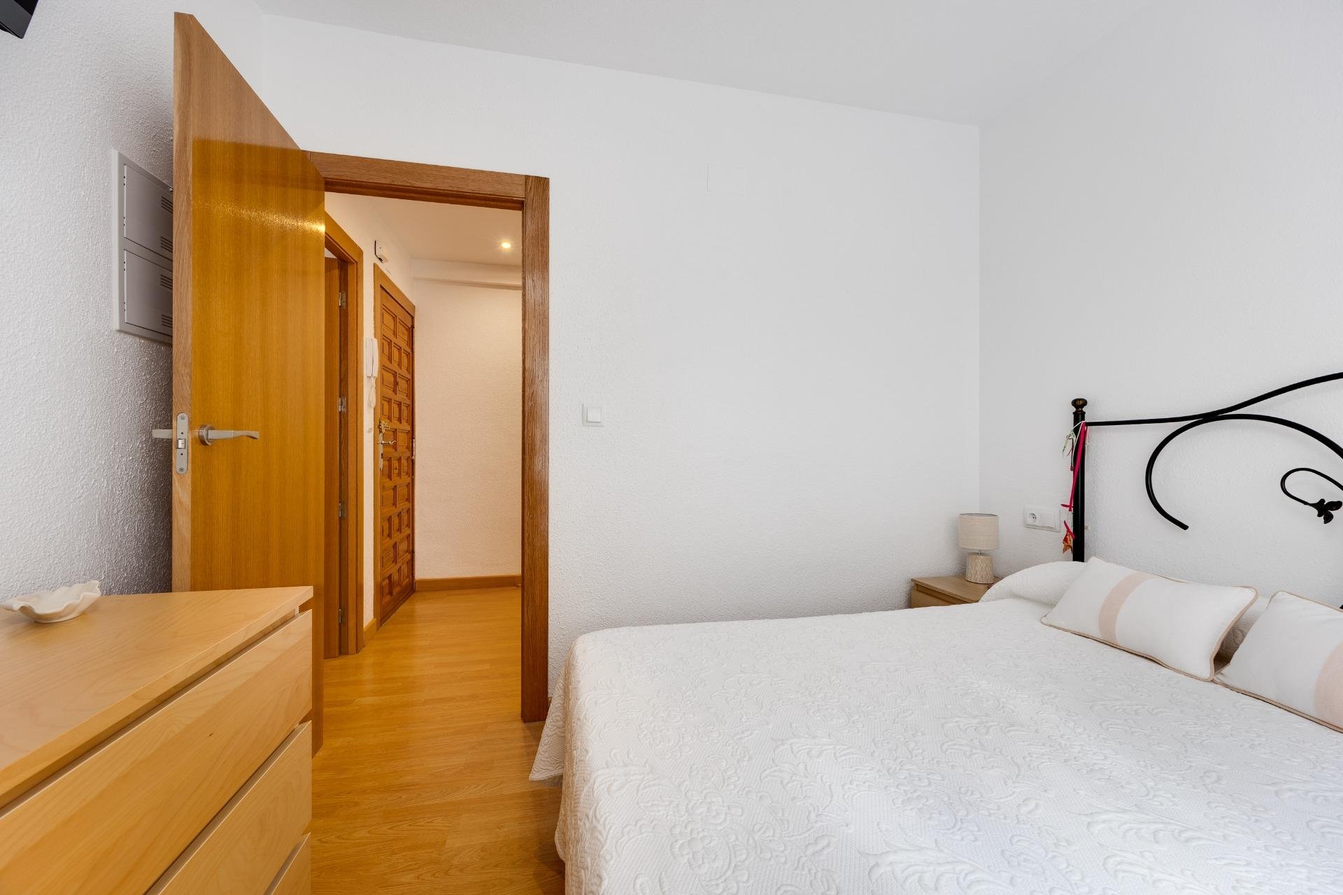 Resale - Apartment -
Torrevieja - Playa de los Naufragos