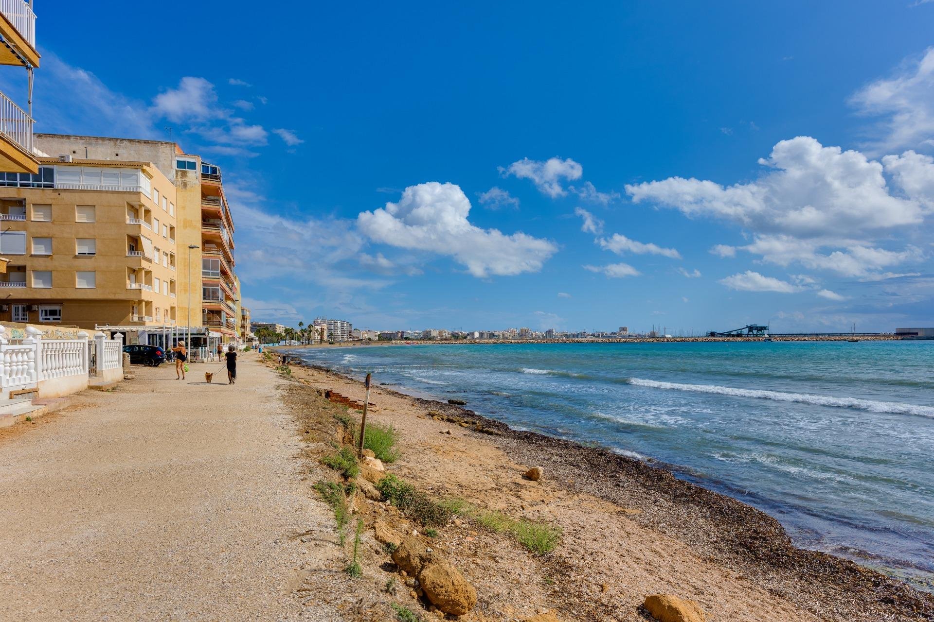 Resale - Apartment -
Torrevieja - Playa de los Naufragos