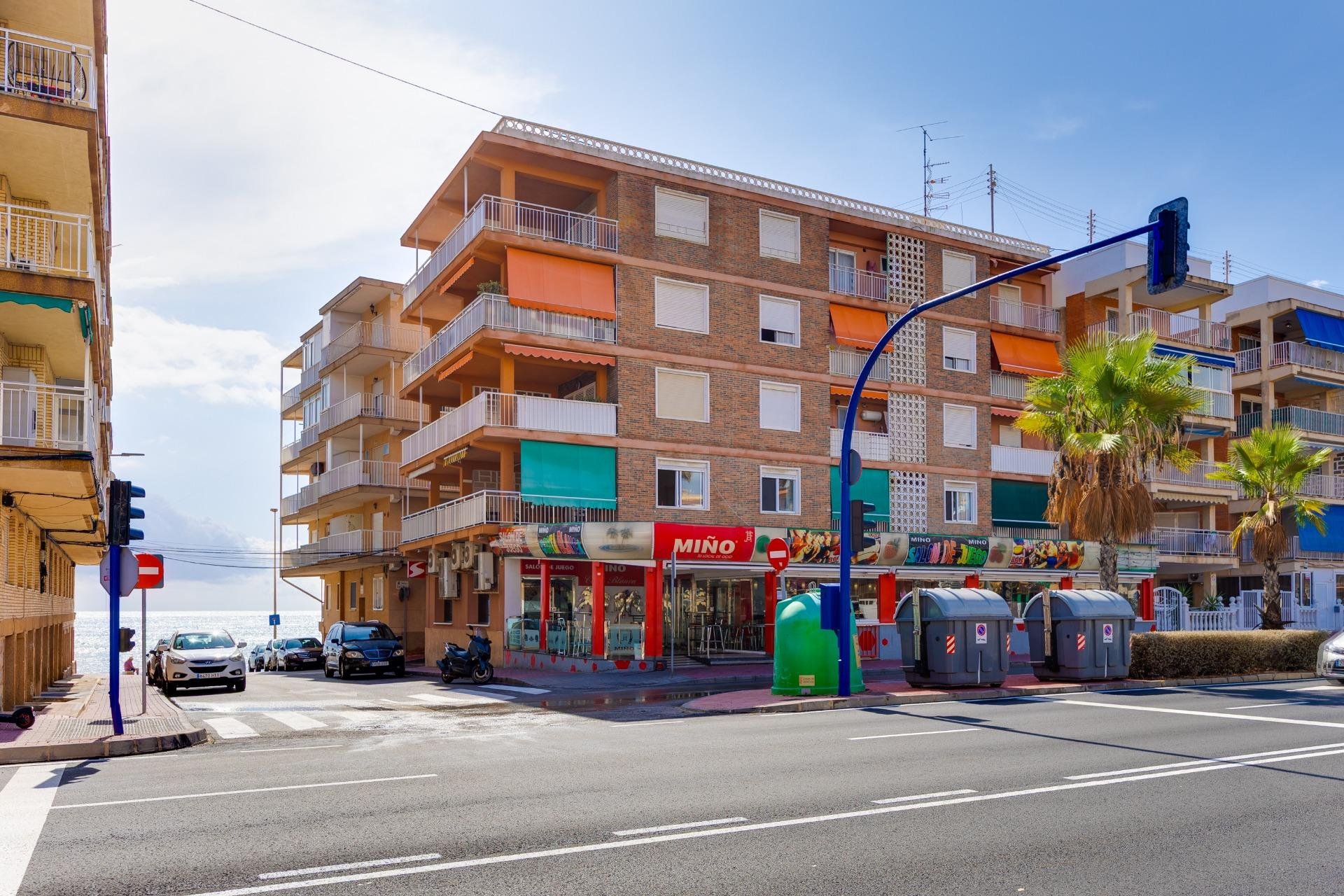 Resale - Apartment -
Torrevieja - Playa de los Naufragos