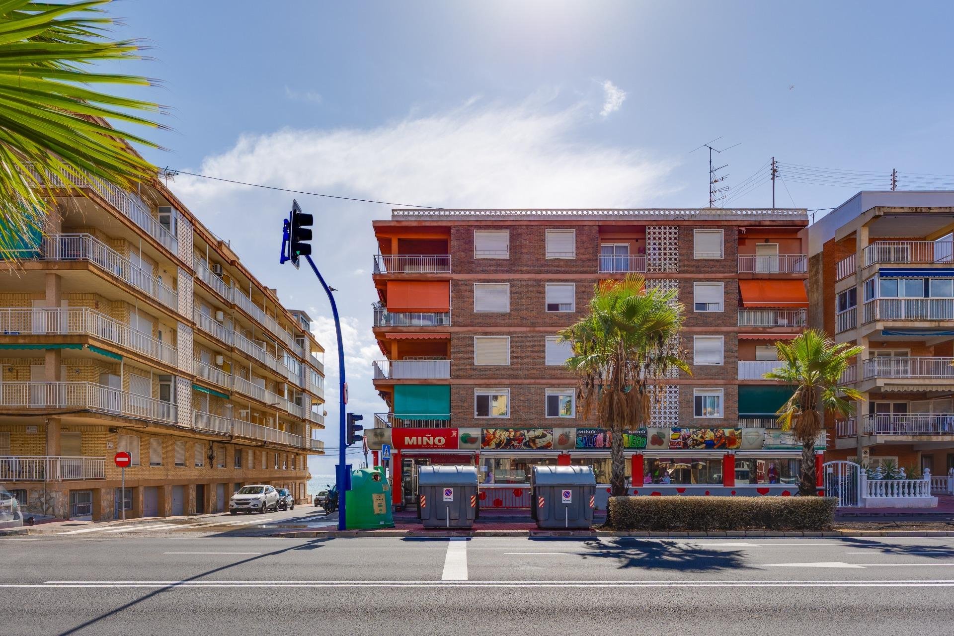 Resale - Apartment -
Torrevieja - Playa de los Naufragos
