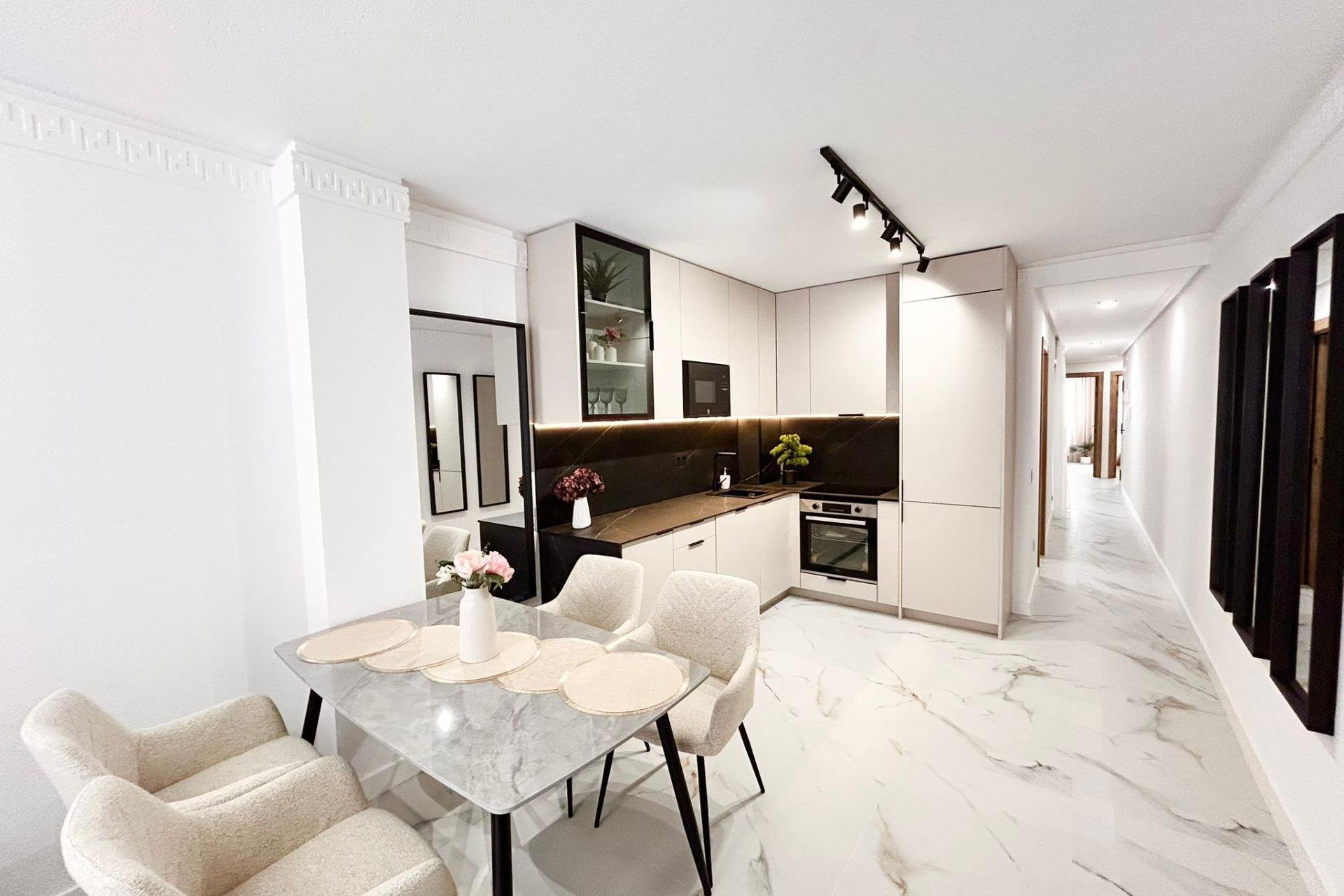 Resale - Apartment -
Torrevieja - Playa del Cura