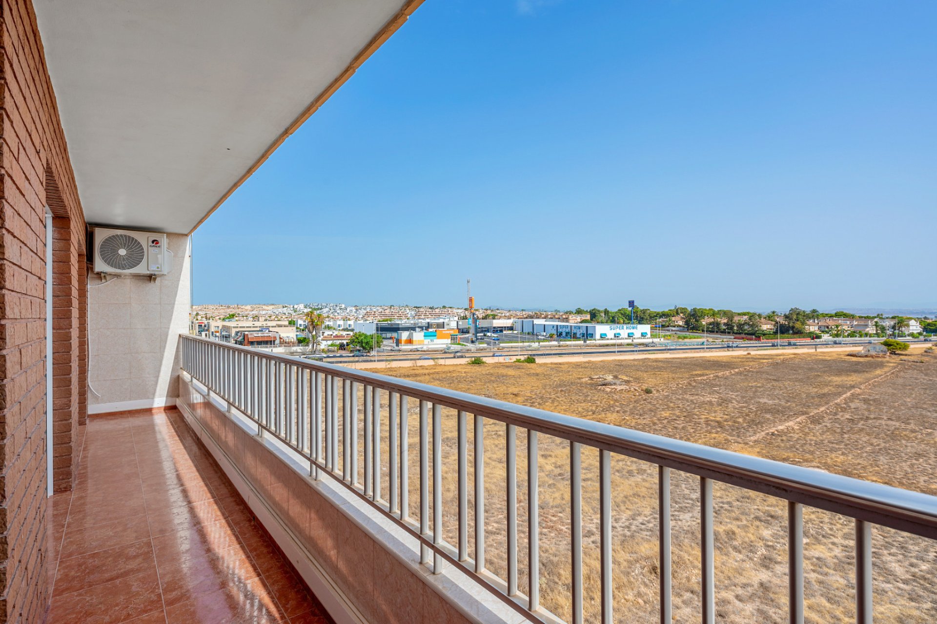 Resale - - APARTMENT -
Torrevieja - Punta prima