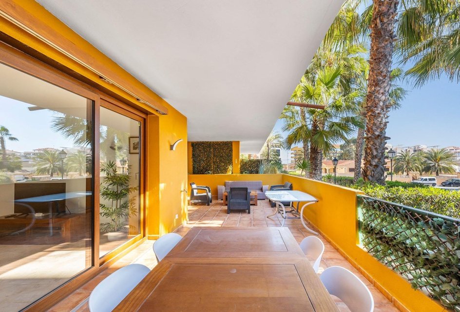 Resale - Apartment -
Torrevieja - Punta prima